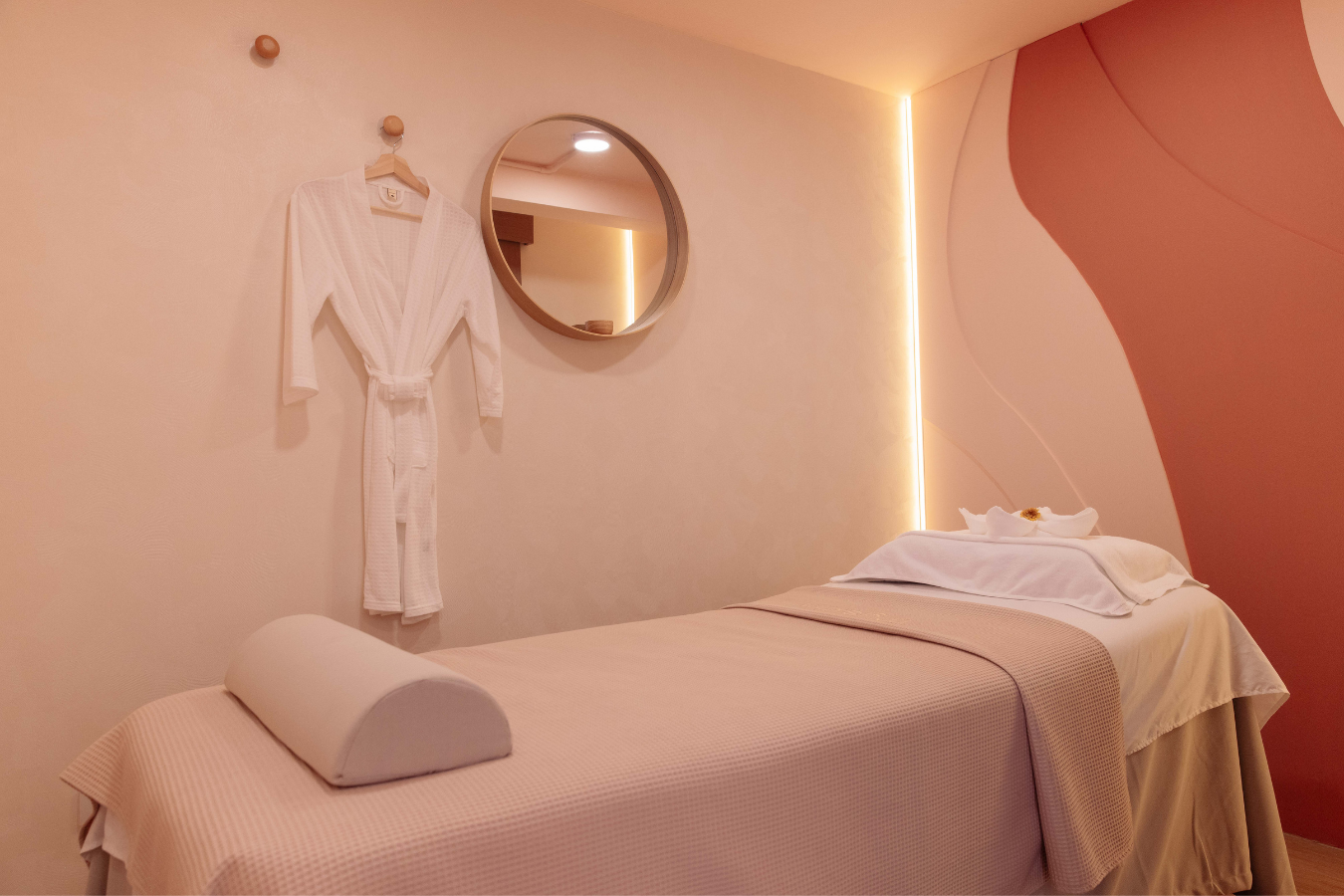 my sknn facial studio Bangkok, treatment rooms are called the nooks. Cosy and elegantly designed for the perfect facial massage experience in Sukhumvit.