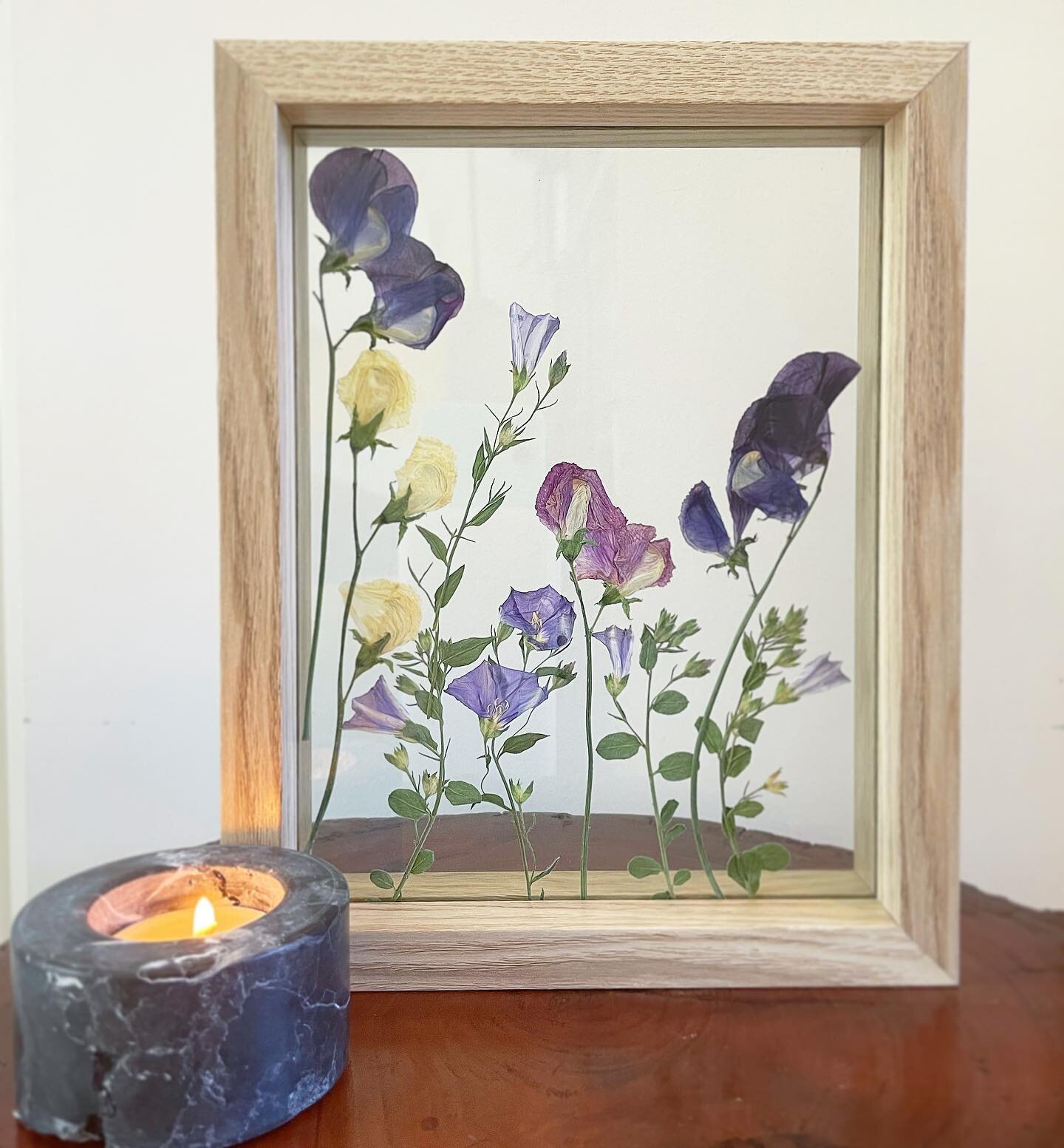 I will be at the @queen_of_wands_psychic_fair next Sunday 26th March from 10am - 4pm with this beauty and many more!

This is a medium floating frame with sweet peas and convolvulus. Sweet peas are such a favourite of mine, I&rsquo;m lucky my mum&rsq