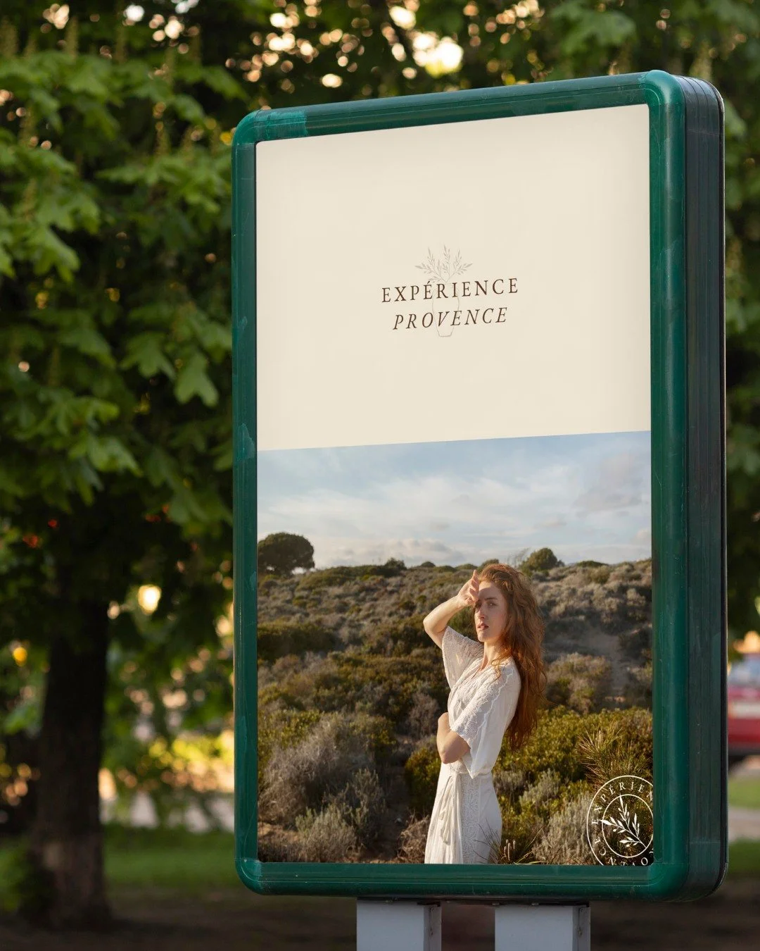 Le storytelling au c&oelig;ur de l'identit&eacute;

Pour Exp&eacute;rience Provence, on ne vend pas juste des cosm&eacute;tiques. On raconte une histoire, un art de vivre.

Le storytelling que j'ai construit pour la marque s'articule autour de l'auth