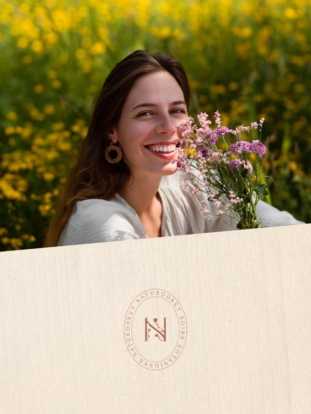 Quel bonheur d'avoir travaill&eacute; avec Audrey de @naturo.drey pour son identit&eacute; visuelle et le lancement de son espace de soins autour des plantes en Champagne 🤍

Des couleurs qui incarnent la douceur, la couleur de la peau, des plantes q