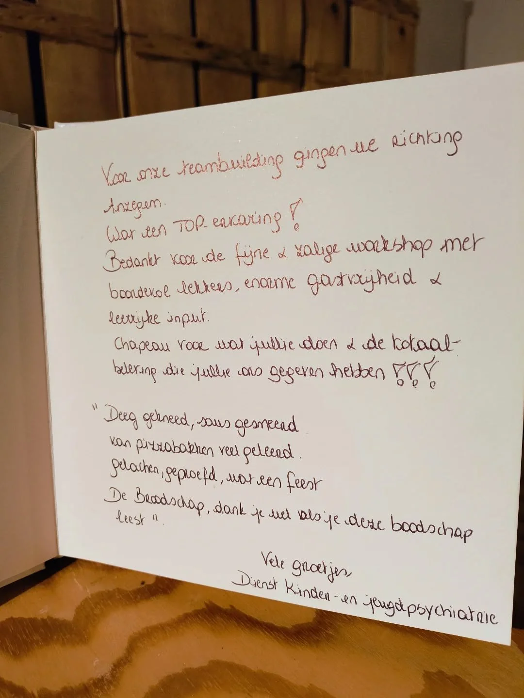 Alles staat hier intussen weer op z&rsquo;n plaats na het gezellige gekrioel van afgelopen zondag. Terwijl we voorzichtig de workshopruimte klaarmaken voor volgende week, hebben we ons gastenboekje nog eens doorbladerd &mdash; en eerlijk: zulke woord