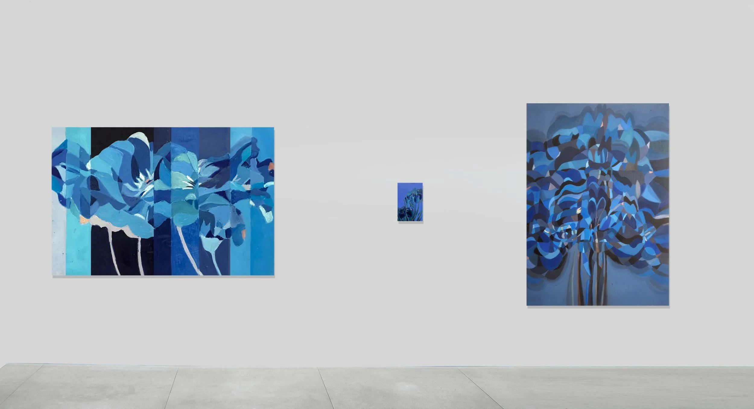 exhibitionviewFlowersbleuFV.jpg