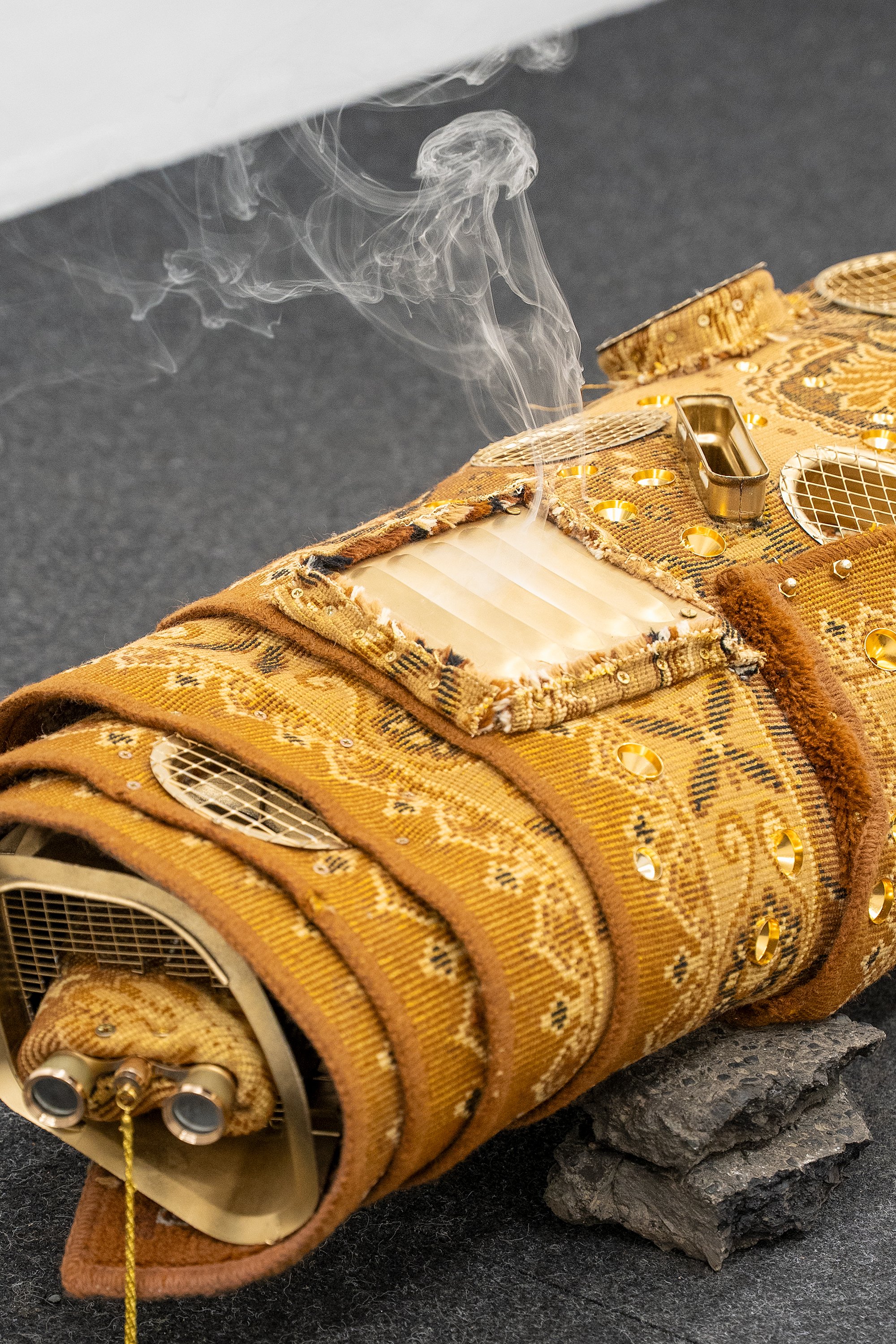 goodbank cezary detail smoke web.jpg