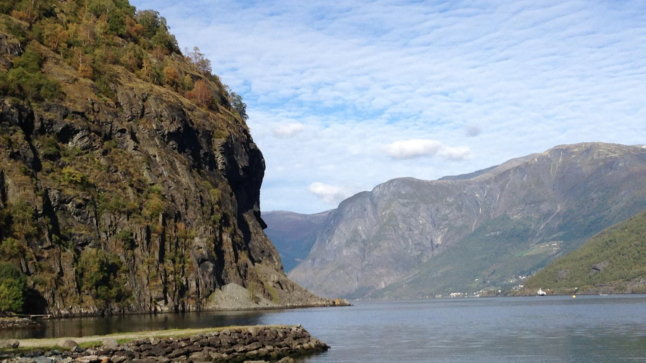 mountain and water image from a hiking holiday