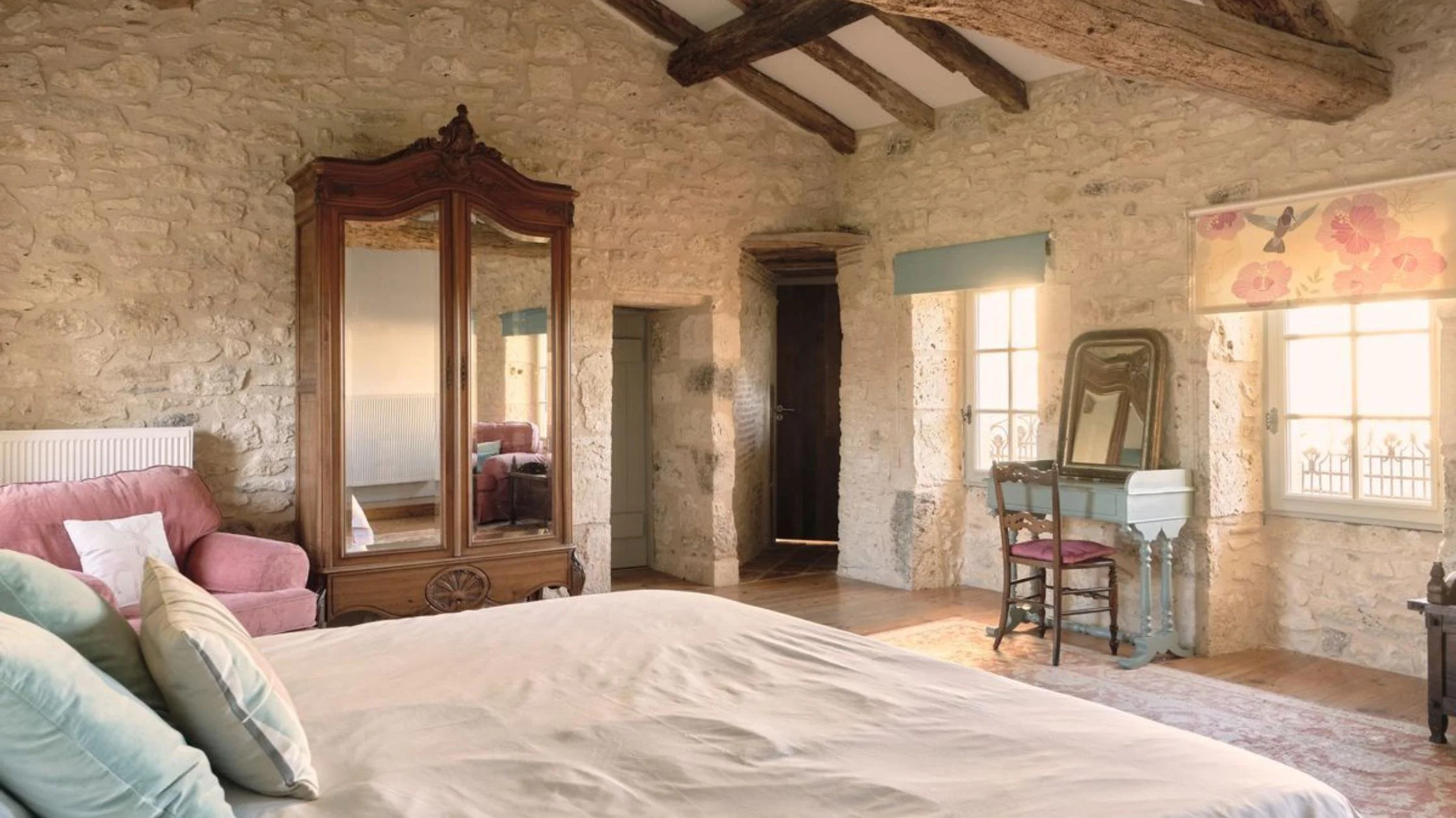 Comfortable single rooms