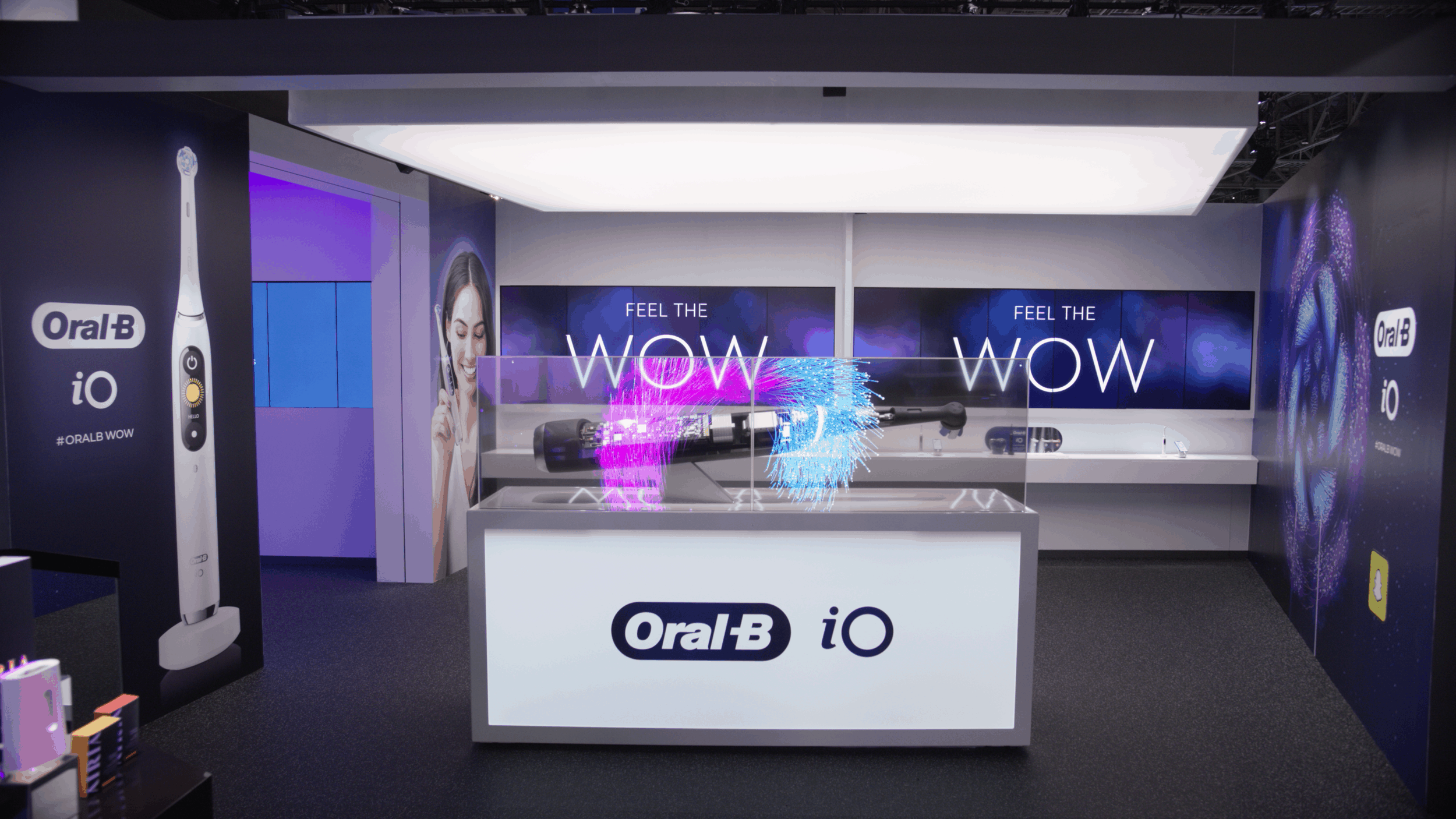 CES_2019_Brush-Model-Wide-wOLEDs-WOW-BG_002_3840x2160.png
