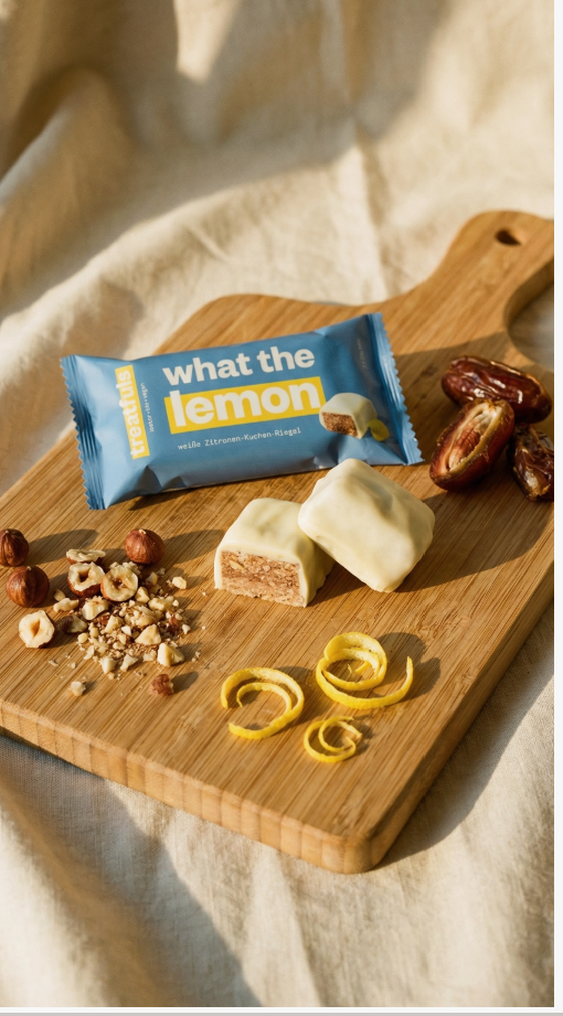 WHITE CHOCOLATE LEMON CAKE bar | by Treatfuls