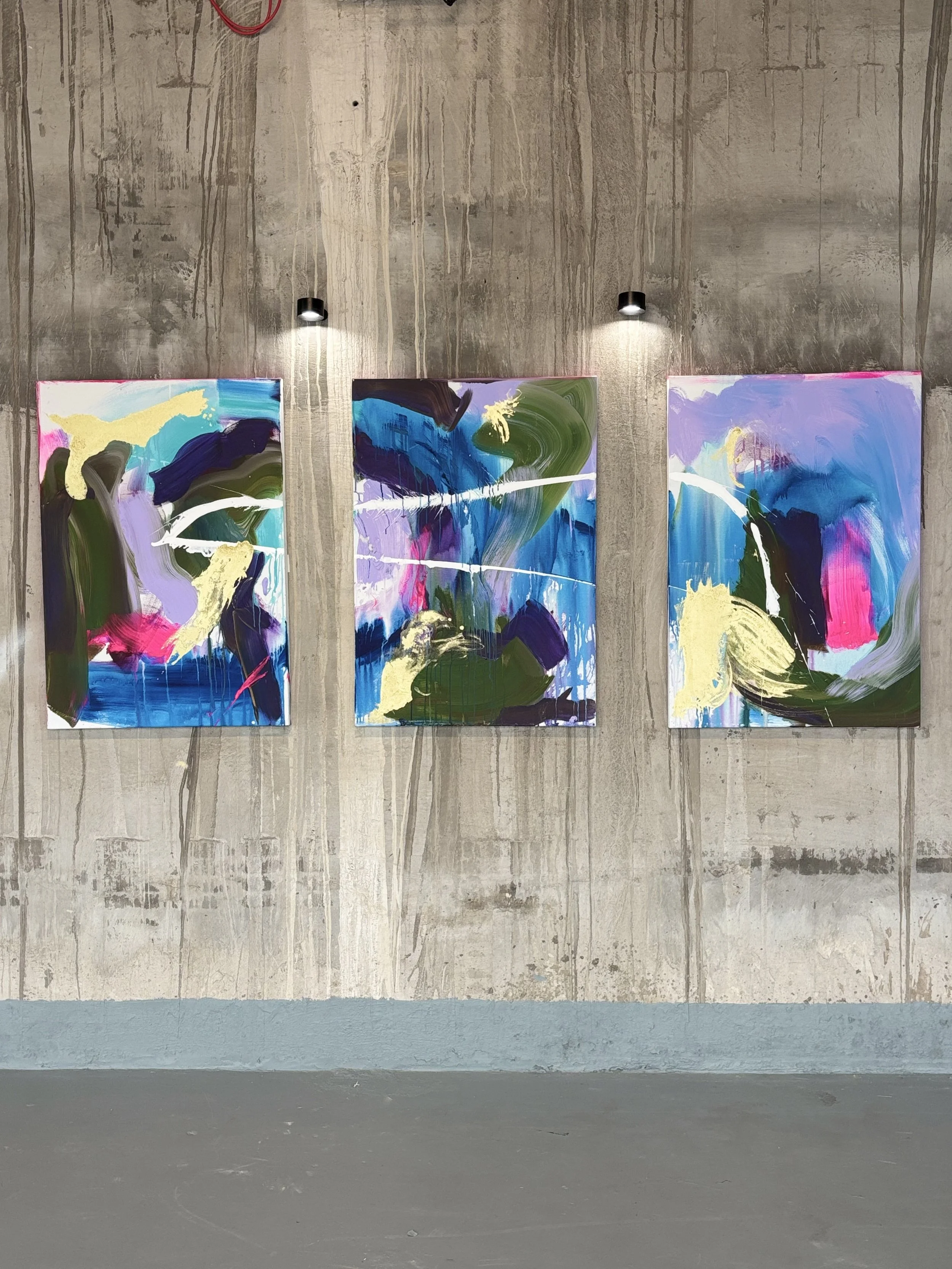 avo 12 3 on wall front on .jpg