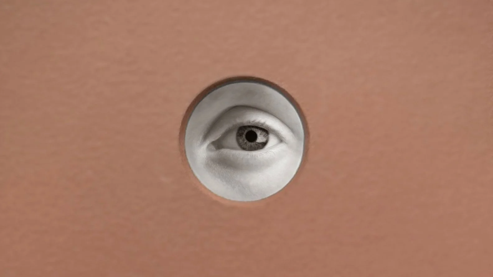 Peephole