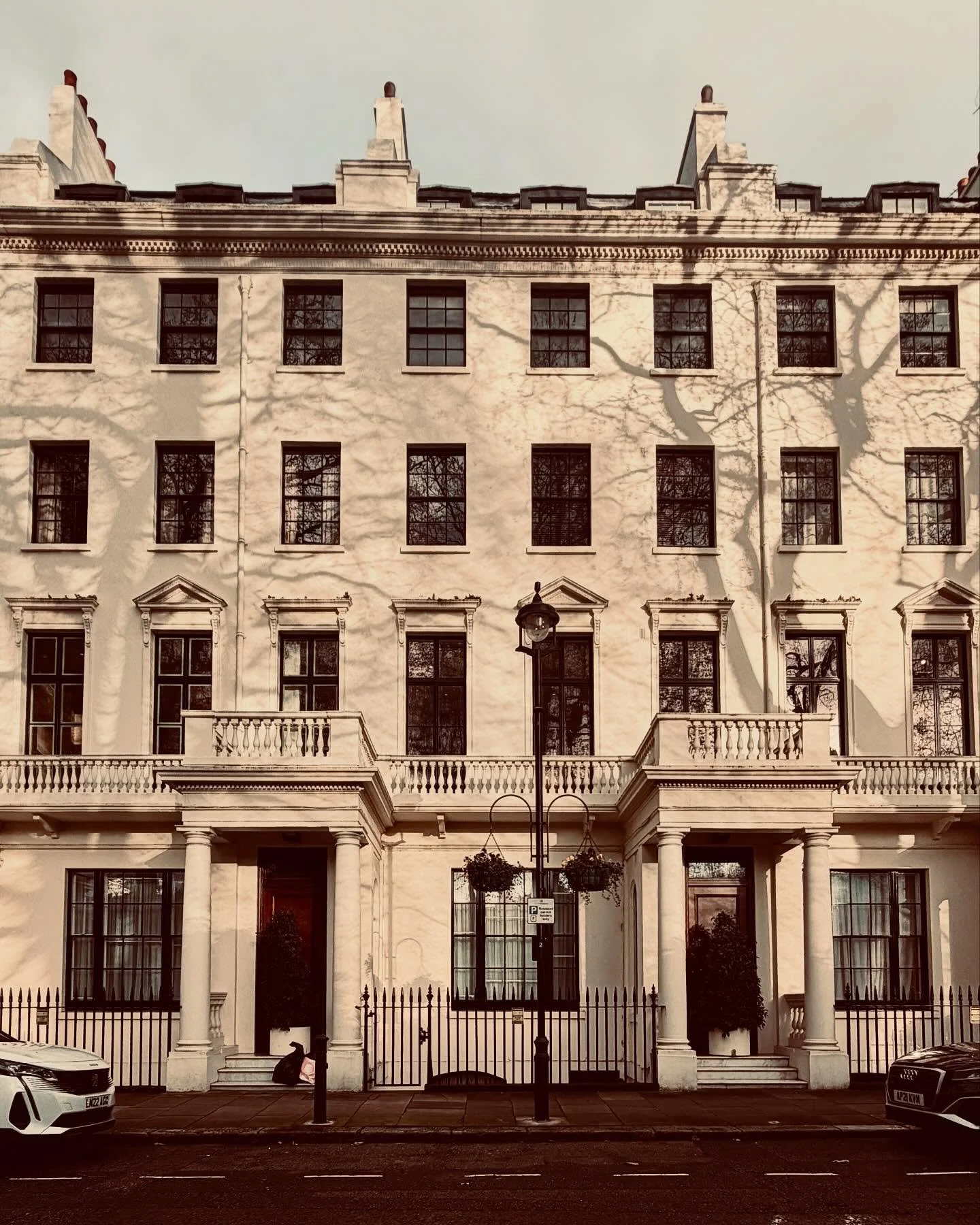 Great to see progress on our Hyde Park Square project&hellip; Ever exciting to see our Lines being realised.

#SquareFeetArchitects #HydeParkSquare #ConnaughtVillage #WestLondonHomes 
#LondonInteriors #ApartmentRefurbishment #LuxuryLiving 
#Residenti