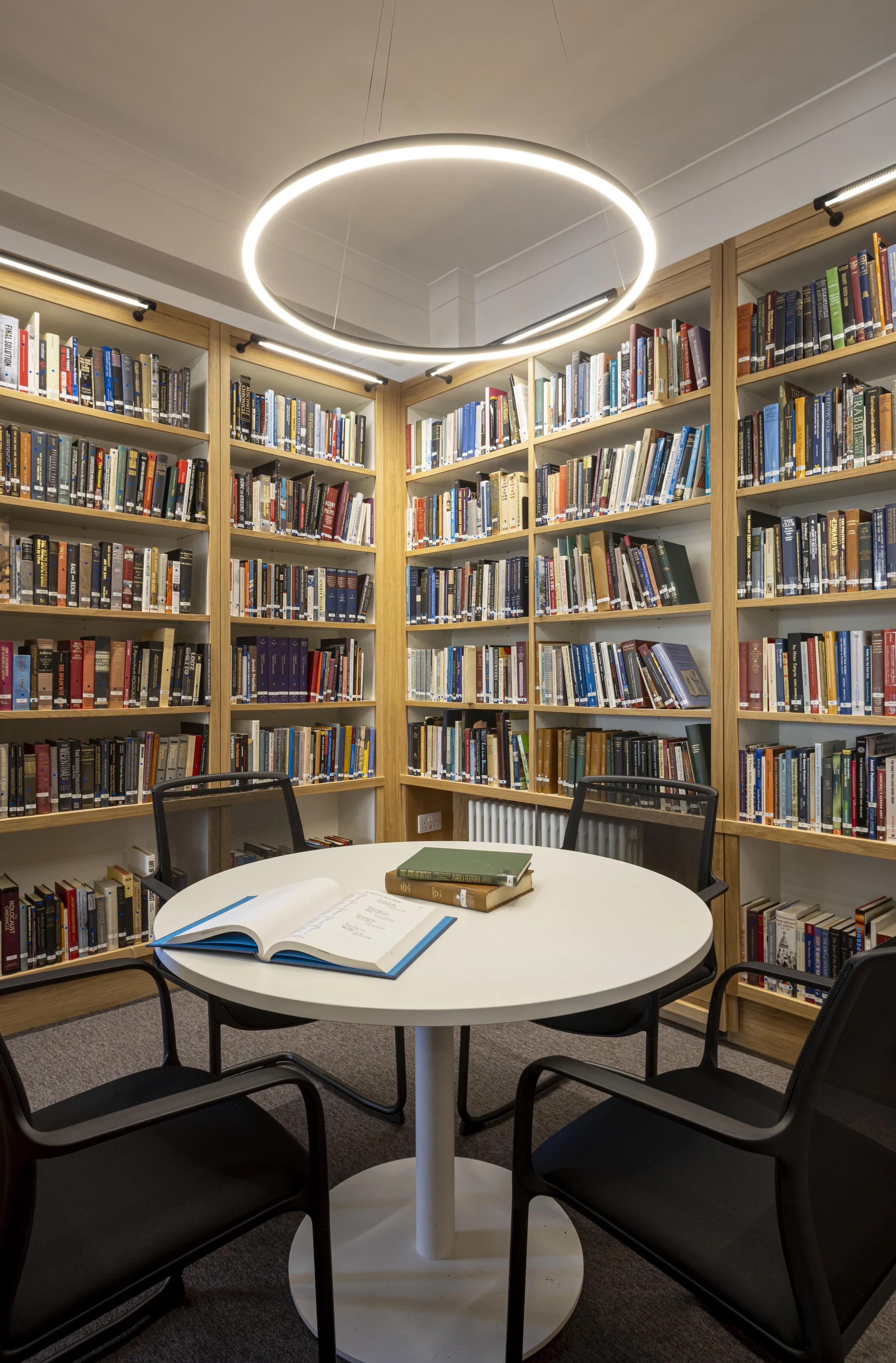 leo_baeck_reading_area.jpg