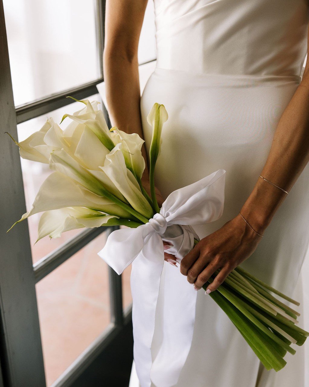 They said &ldquo;I do&rdquo; in timeless style, then hit the dance floor like nobody was watching 🪩⁠
⁠
More from Amanda &amp; Nick's beautiful wedding day - full of energy, laughter, and those &ldquo;blink-and-you&rsquo;ll-miss-it&rdquo;moments. A s