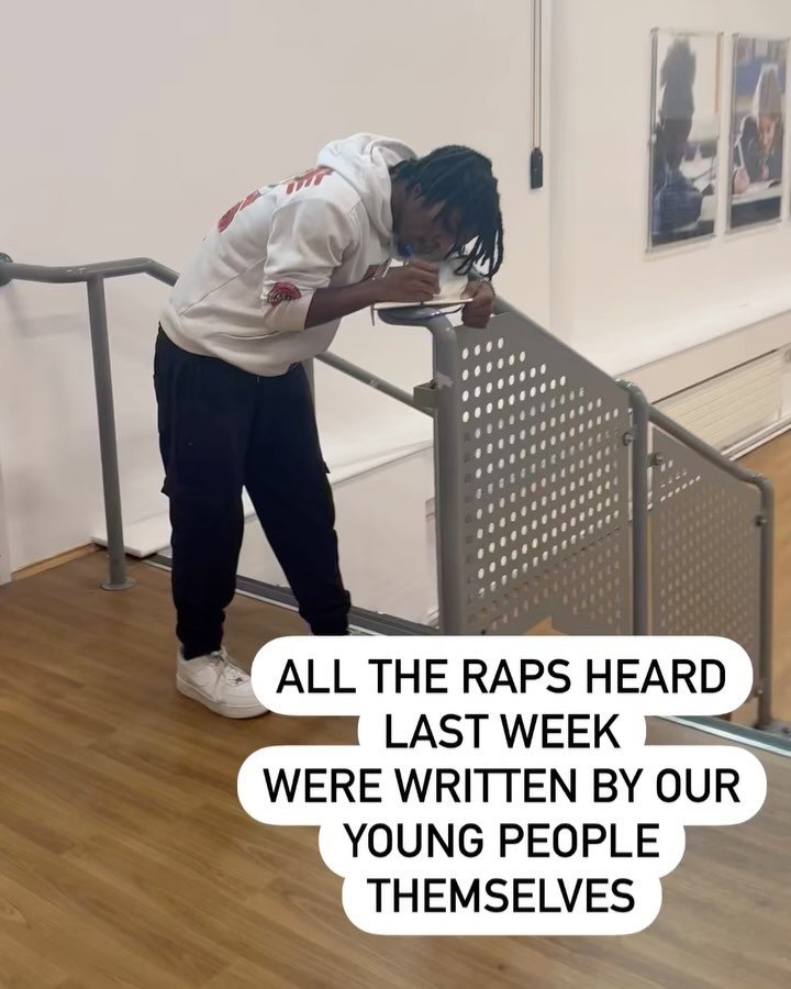 Here&rsquo;s just a few videos of how our creative week went with our young people, whilst preparing for our show @southbankcentre ⭐️
.
.
.
#multistoryorchestra #orchestra #choir #youngpeople #singers #rappers #song #songwriter #orchestralife #rehear