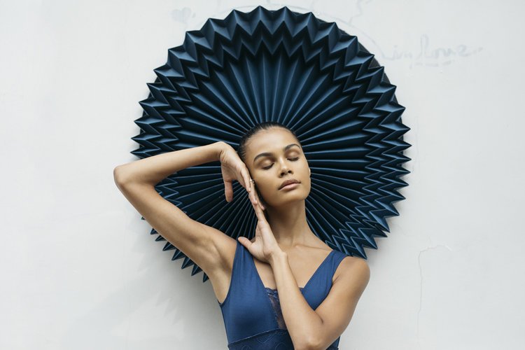 Paper Art Through Dance: Pauline Loctin