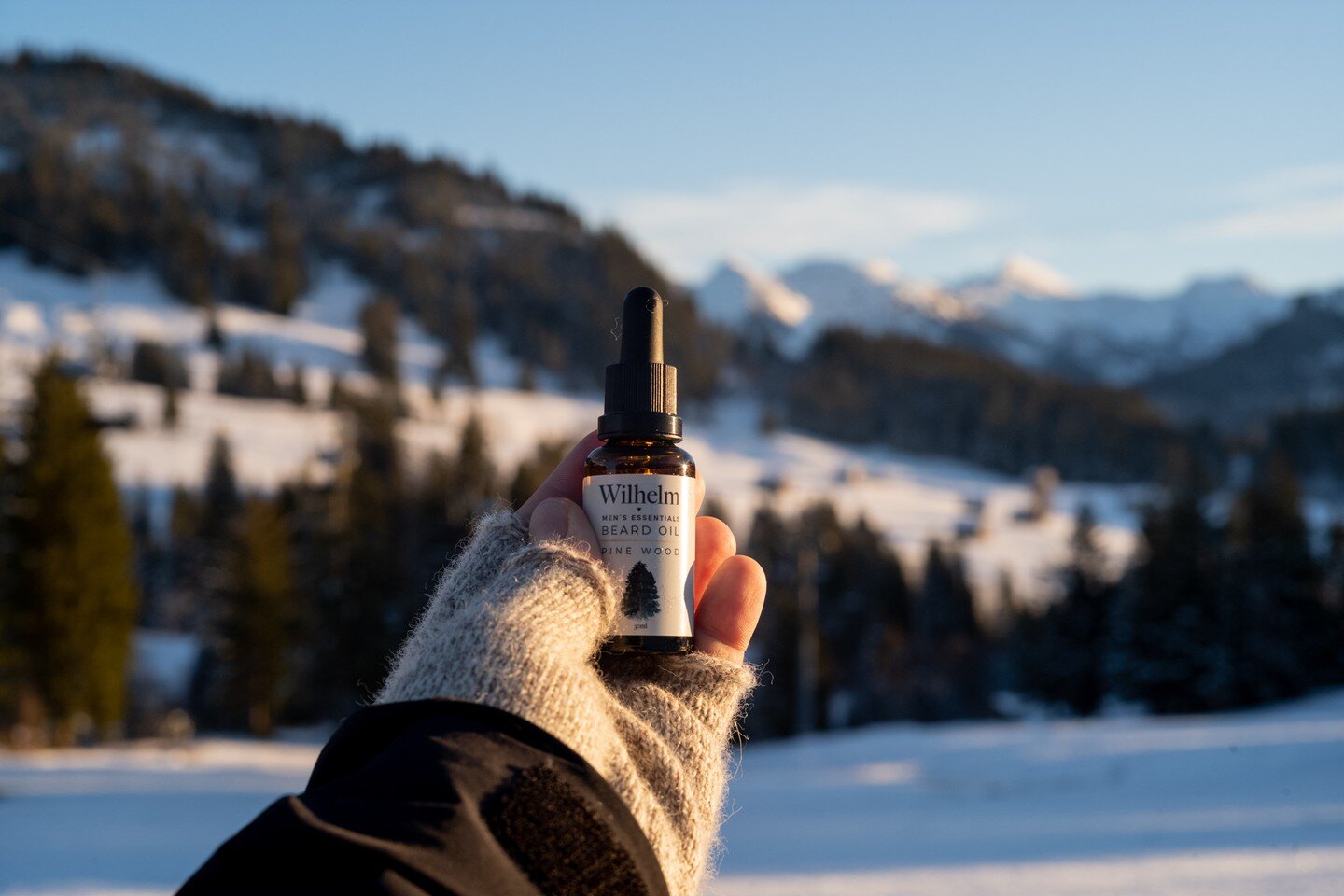 Hol dir jetzt das Wilhelm Bart&ouml;l mit holzigem Duft! (Link in unserer Bio)

#bart&ouml;l #beardoil #bartbalm #beardbalm #bartbalsam #bartpflege #beardcare #mustache #swissmade #mensessentials #bartliebe #schweizeralpen #swissalps