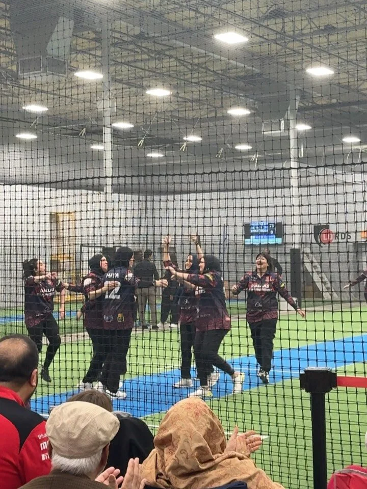 Did you know there&rsquo;s a women&rsquo;s indoor cricket league in Plano, TX? We checked out their season 2 final between @dallasthunders vs @dallasdazzlers at @lordsindoorsports! 🏏

Sibu Matthew, founder of cricket facility @lordsindoorsports &amp