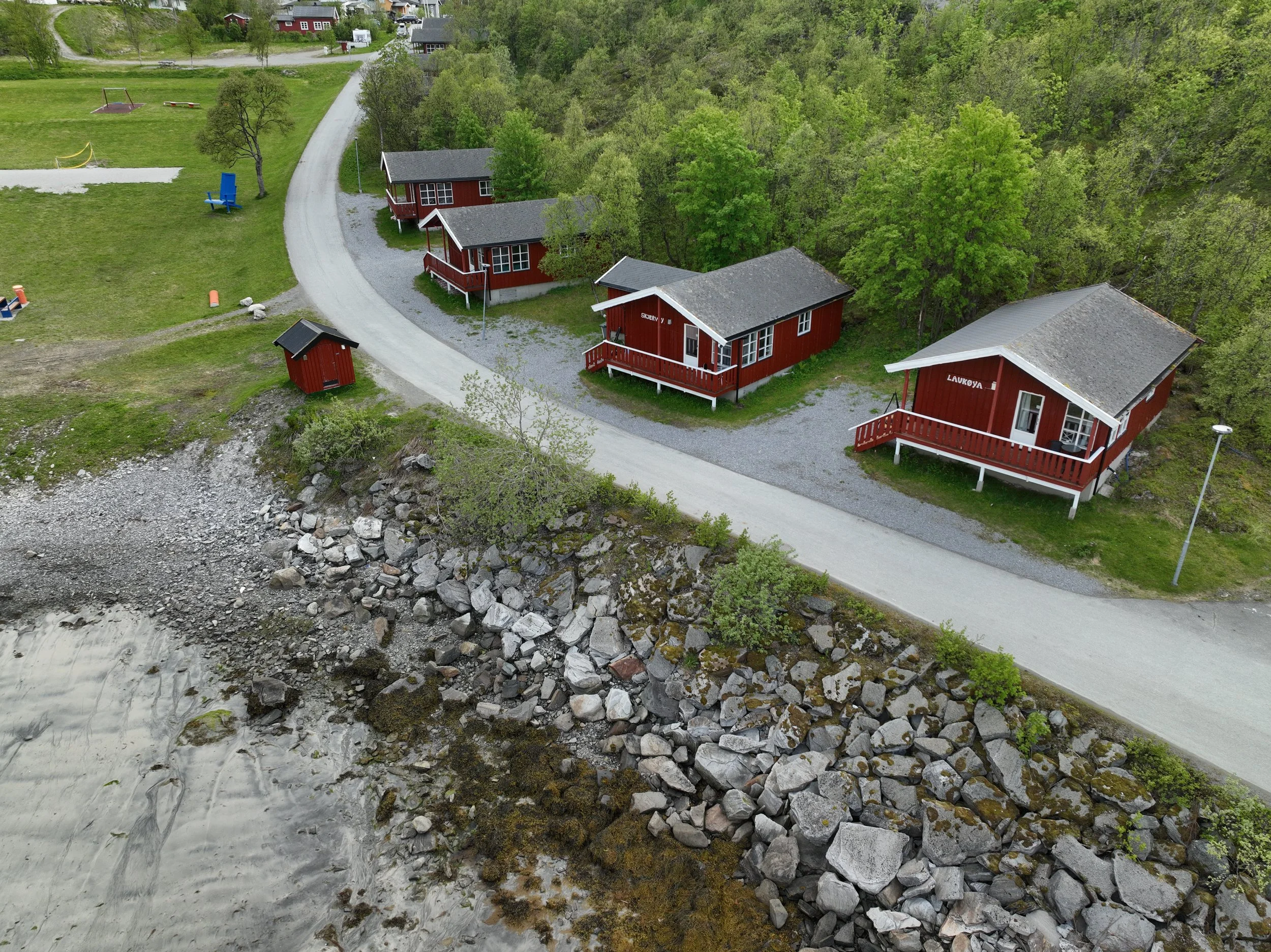 Ansicht mehrerer Hütten.JPG