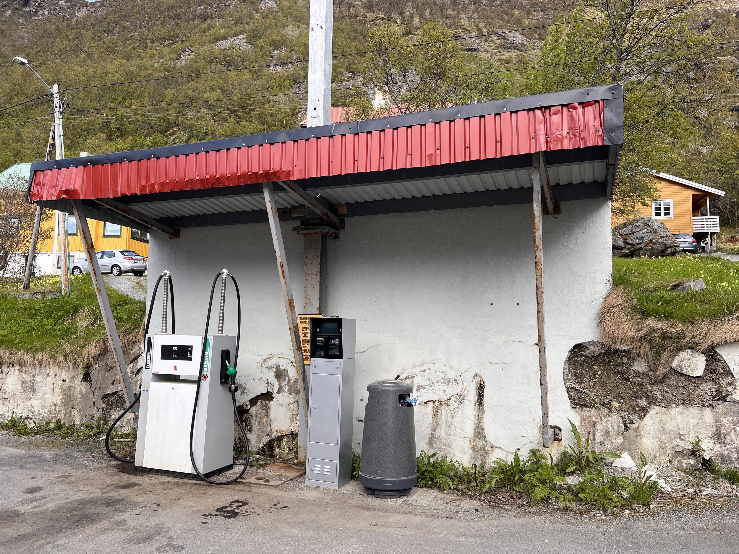 Tankstelle unweit des Bootsstegs saubere Aufnahme .JPG