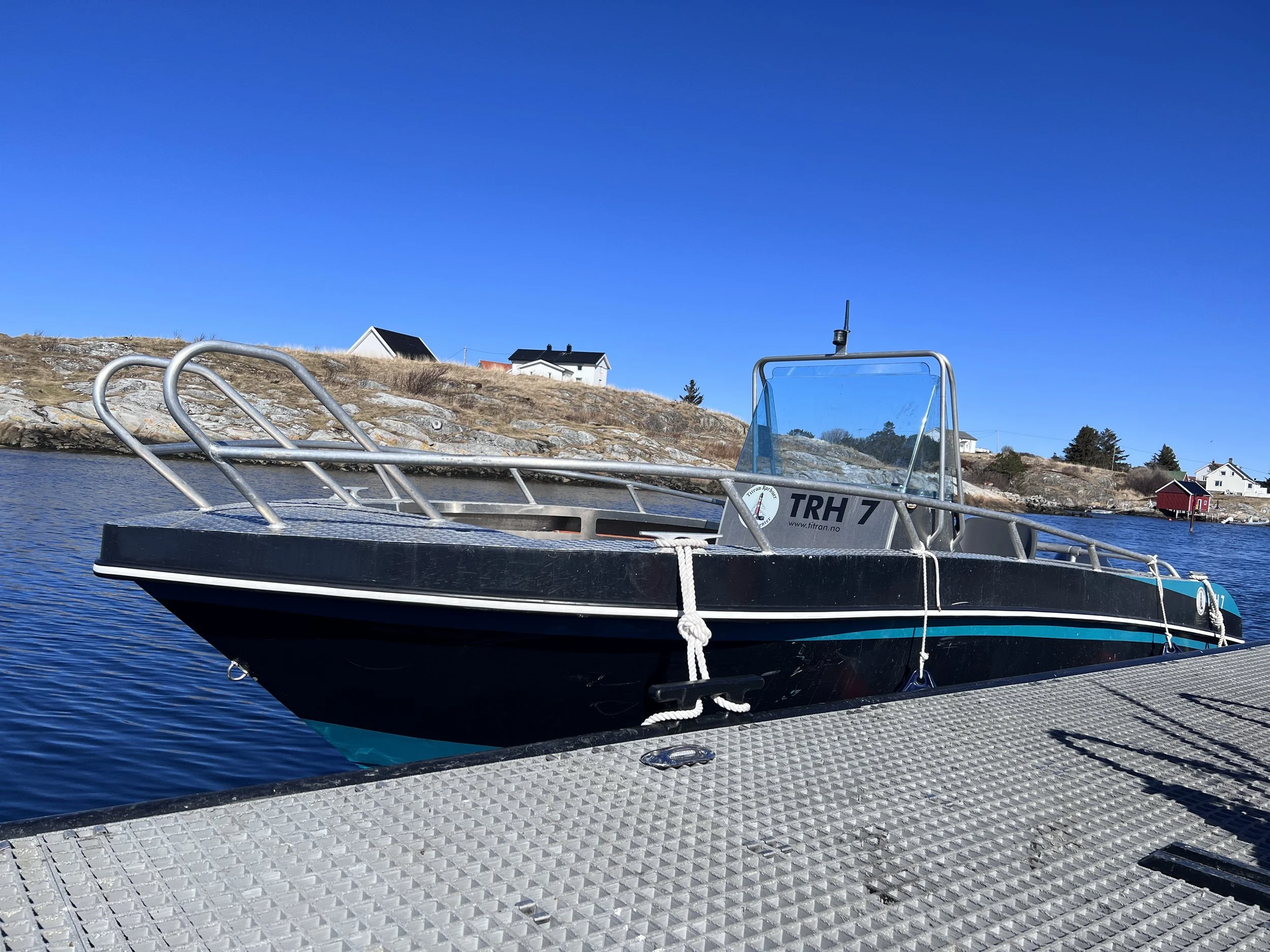 Kvaerno 21 Fuß, 100PS Außenborder.JPG