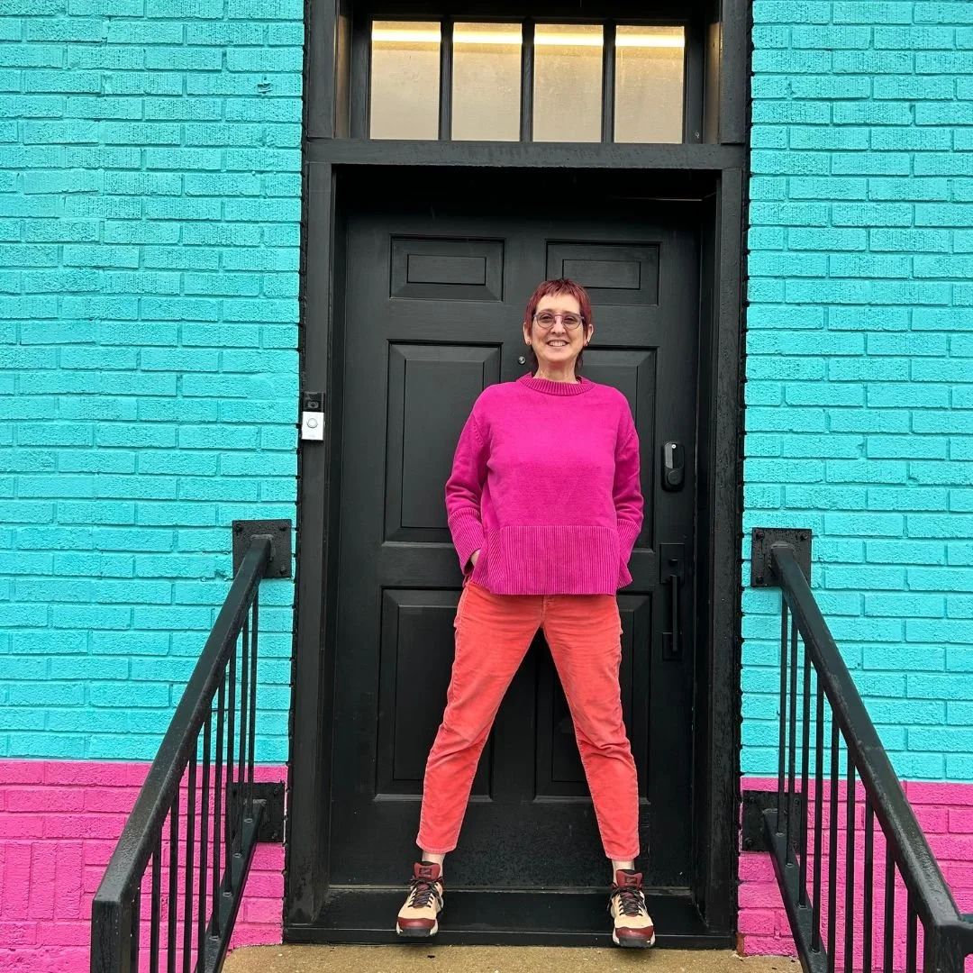 Fellow artist friend, Susan Brewer, snapped this pic outside my studio when she came by for a visit. It was a great colorful day!