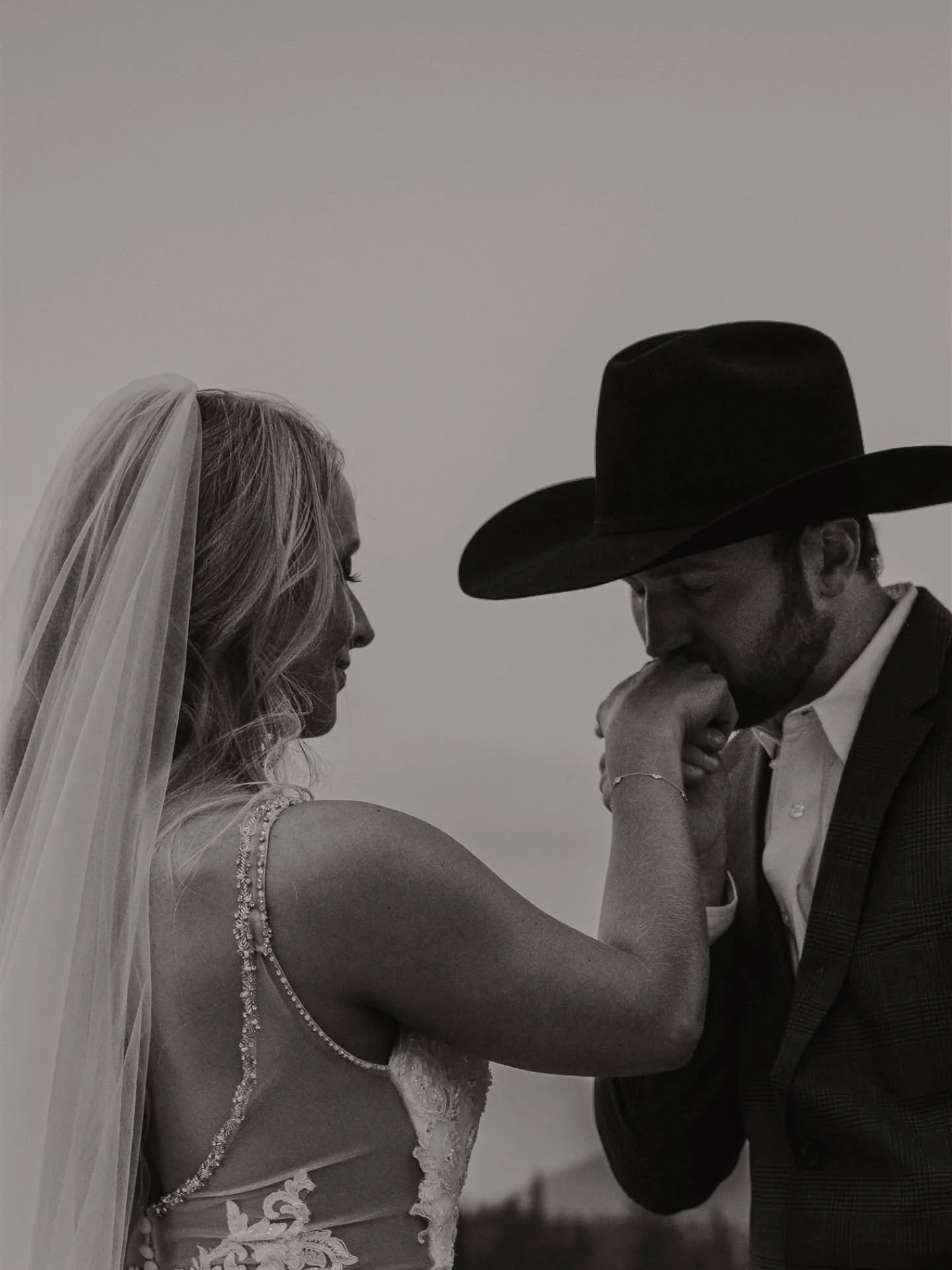 Forever and always ❤️ 

#glaciernationalparkelopementphotographer #montanaelopementphotographer #montanaweddingphotographer #mountainelopementphotographer #mountainweddingphotographer #pnwelopementphotographer #bigsurelopementphotographer