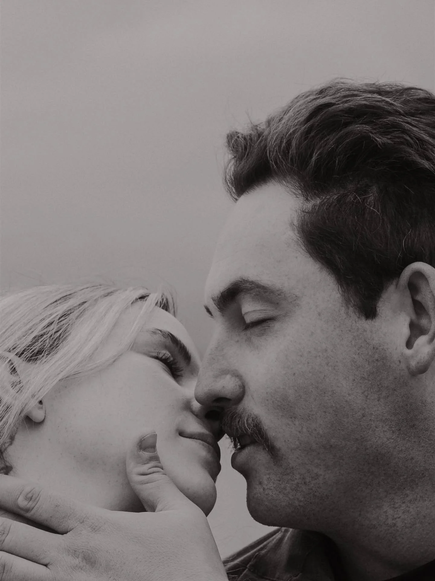 Overcast = the best black and whites 🖤🤍

#montanacouplesphotographer #mountainproposal #montanaengagementphotographer #glaciernationalpark