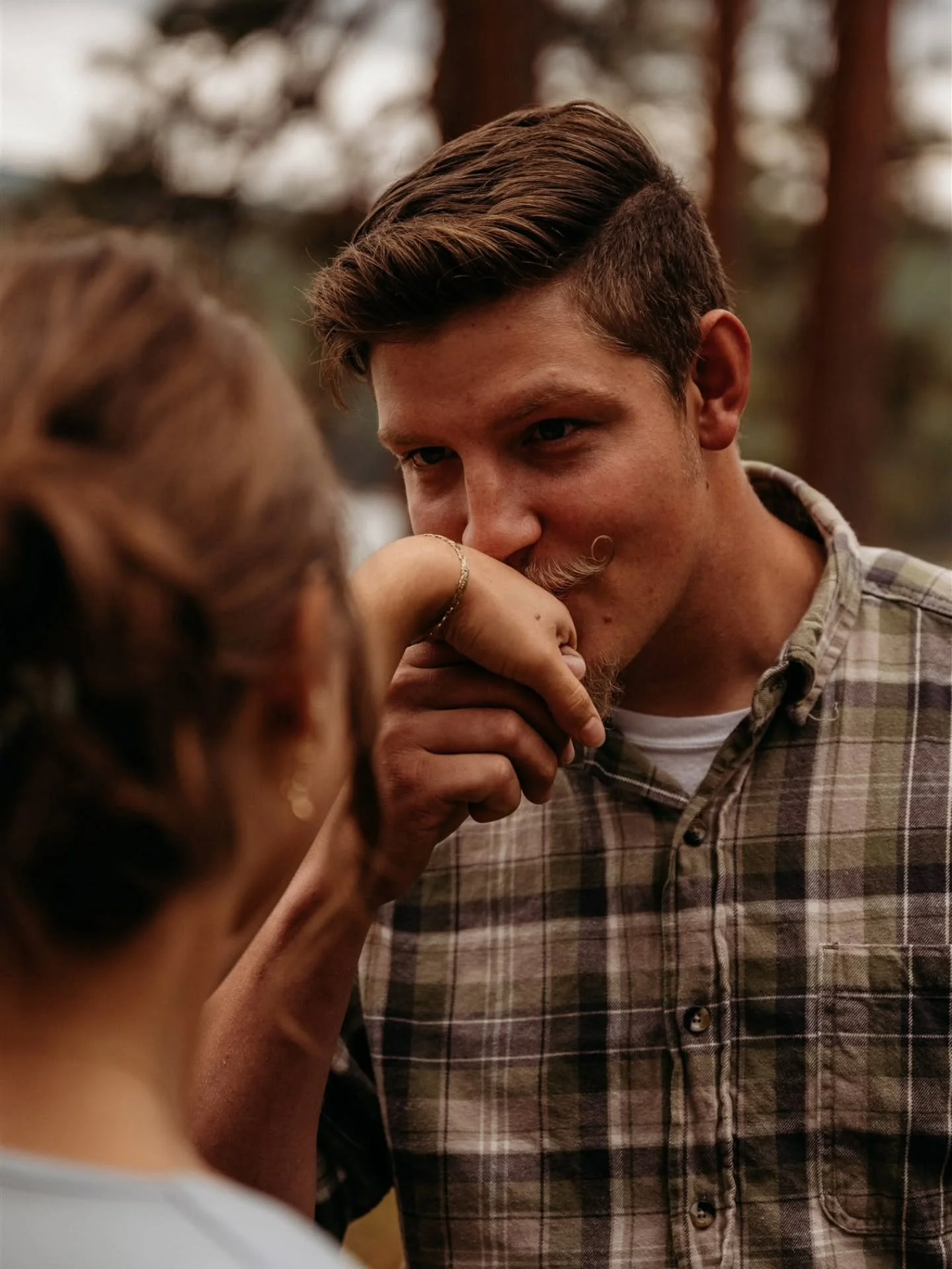 It is excruciatingly difficult to pick a first photo in a carousel. 

Also, guys, wear the knife and bring these staches back 👌🏻 please and thank youuuu

Love, 
Your fave Montana and Glacier National Park Couples and Engagement Photographer

#glaci