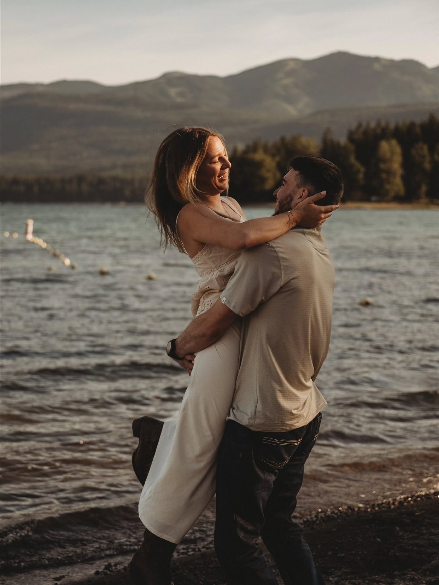 A summer morning proposal in Whitefish, Montana at the beach with literally no one around 🌞

I love morning shoots. The light is soft and warm but still refreshing, ya know?

@irelandmccauley and @jacob.hap41 are absolutely adorable and Jacob and I 