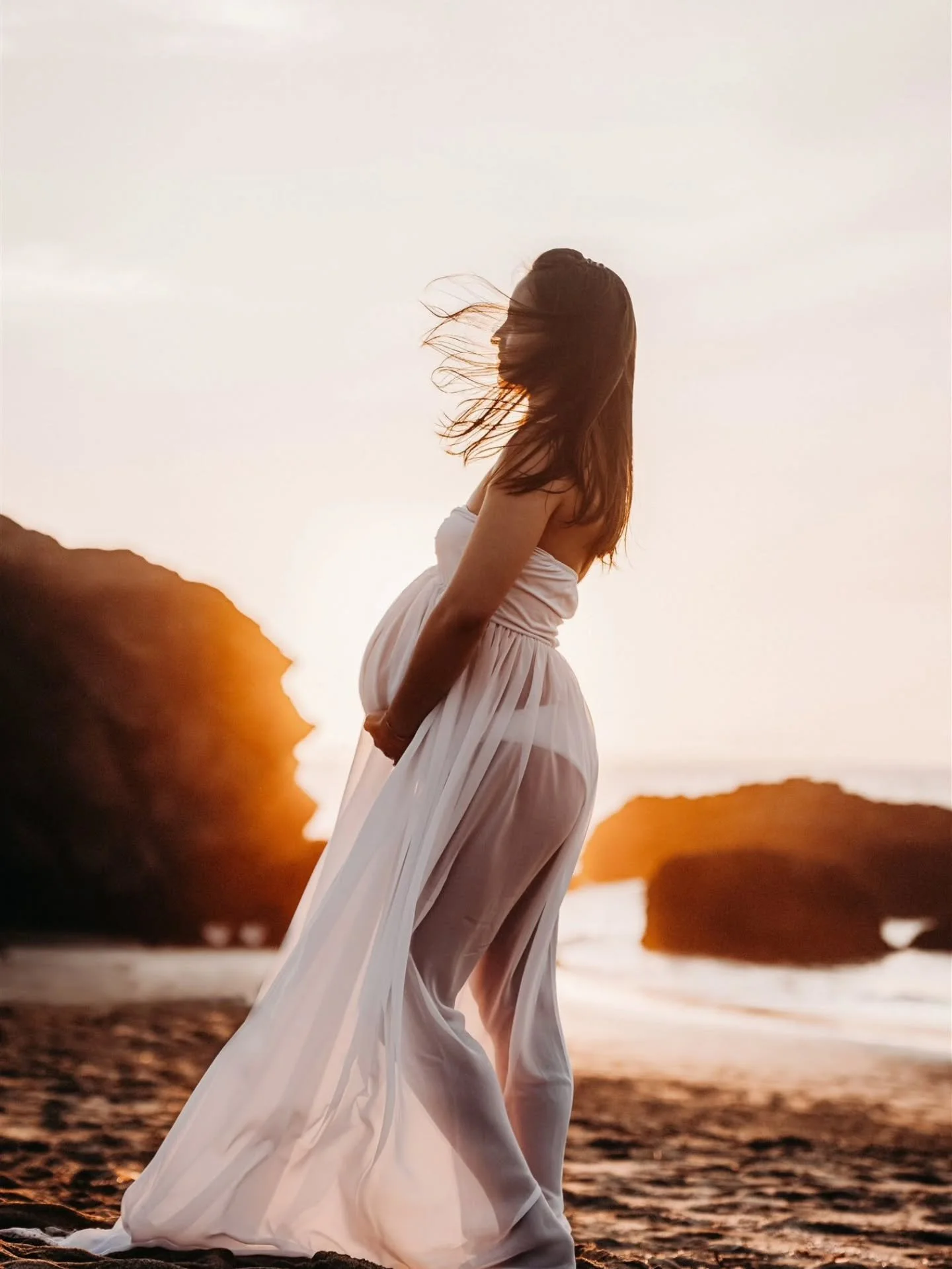 I cannot believe that I took these 6 years ago... in 2020 🫣 this timeline makes no sense because why does it feel like I took these a year ago?!

Missing the beach despite loving mountain life. 

#montanamaternityphotographer #bayareamaternityphotog