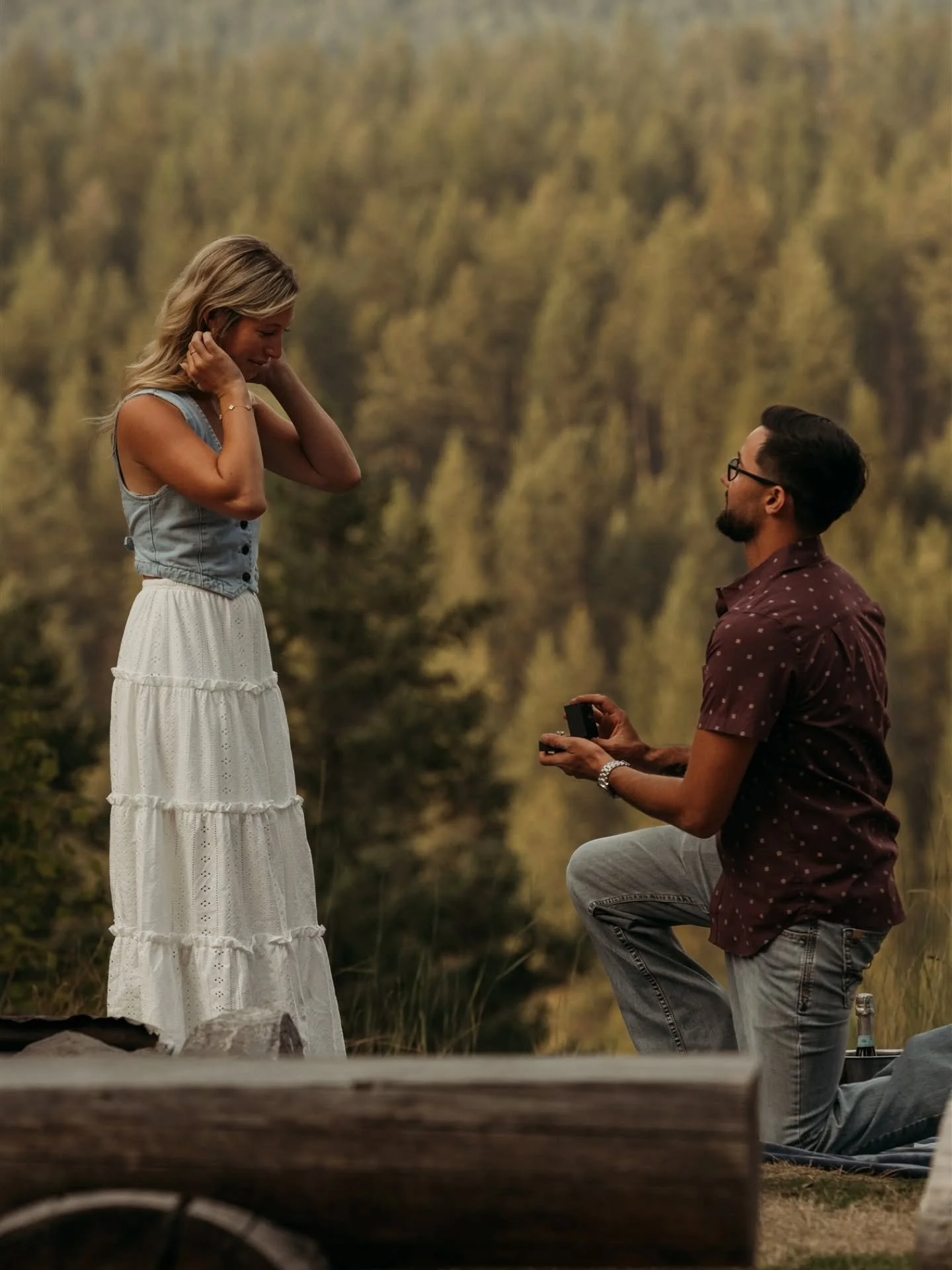 Proposals man... there's nothing like 'em. I hid behind a garbage can for 45 minutes for this one 😆 

SO worth it. The emotions. The horsies. The perfect sunset. @alec_giampags did a stellar job keeping his cool on the trail ride up to us! Isn't @ni