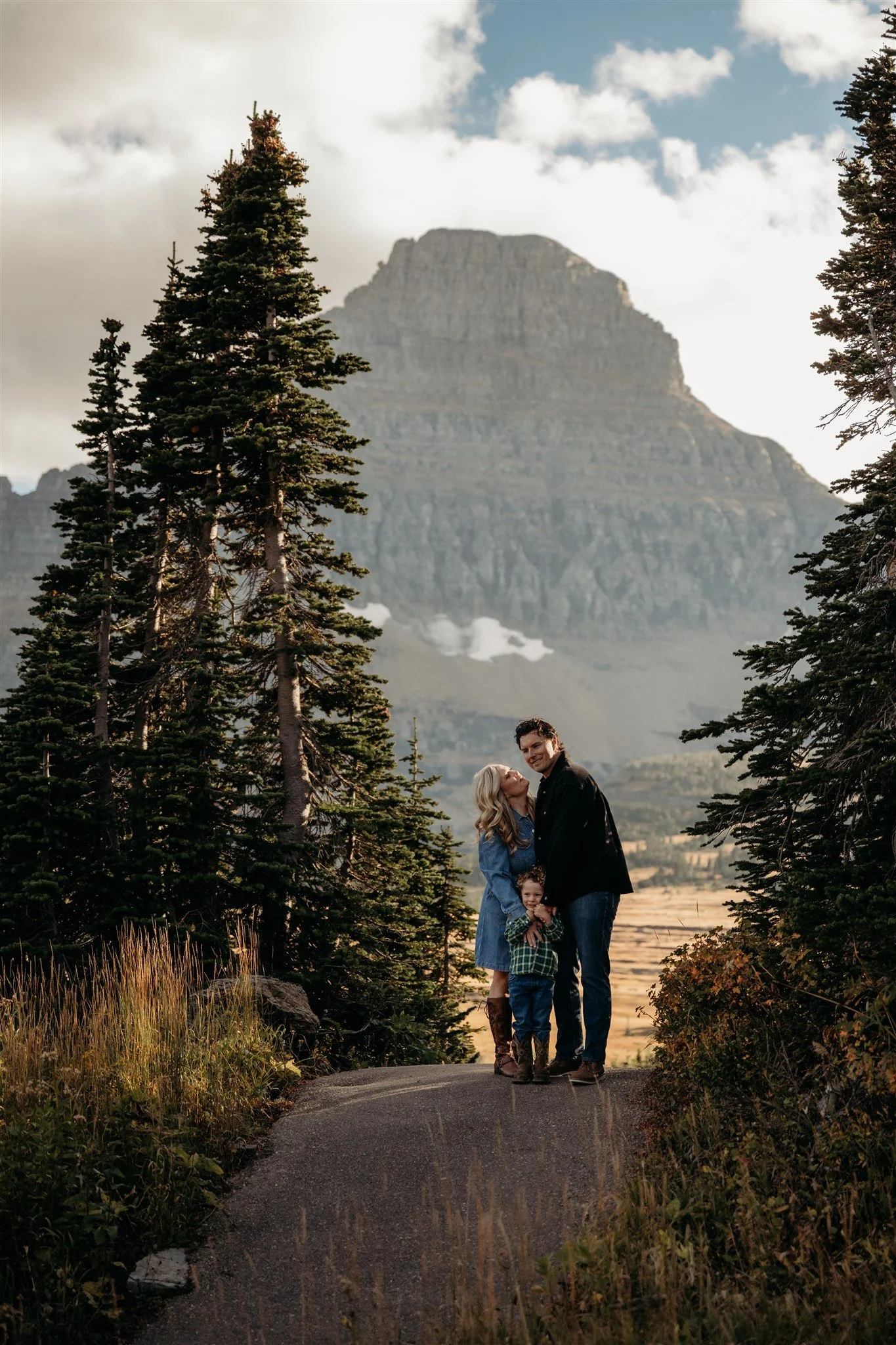 Montana-Kalispell-Whitefish-Glacier-National-Park-family-elopement-proposal-photographer-Alex-Gale-Photography-70_websize (1).jpg