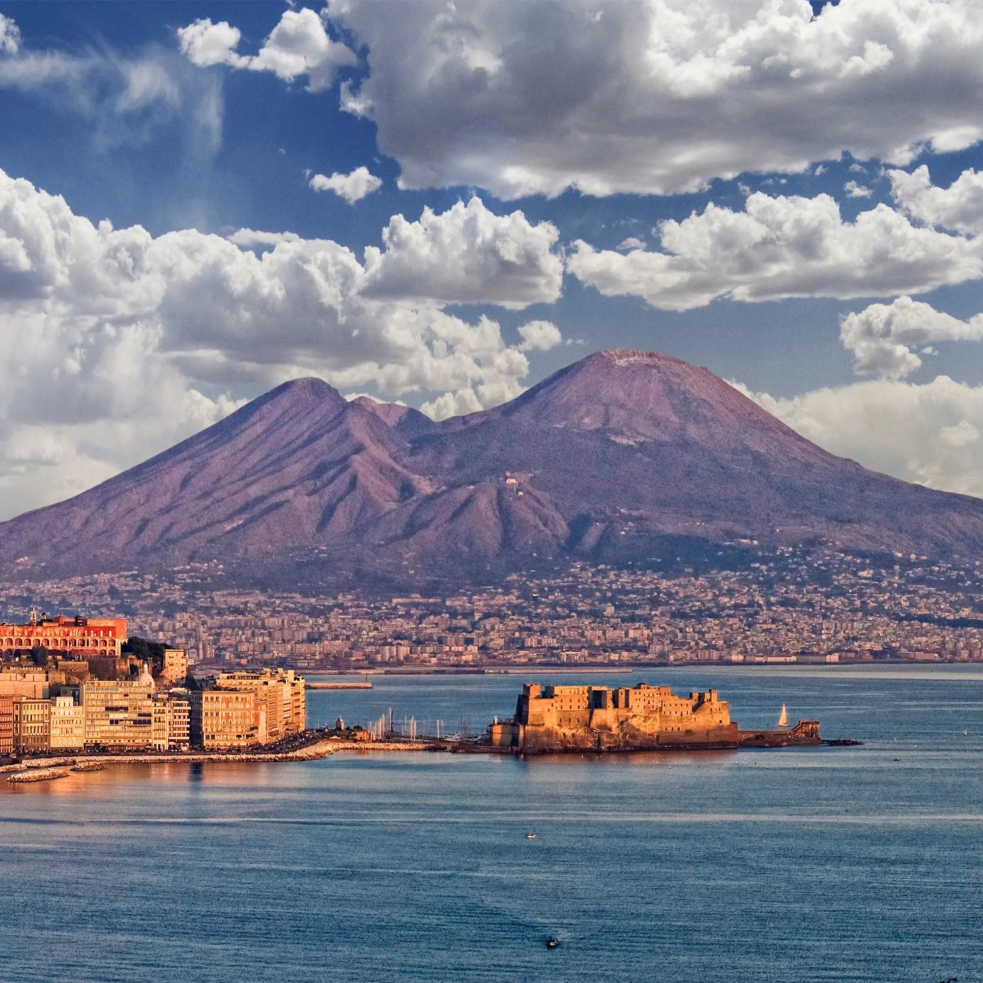 naples-gettyimages-906204248.jpg