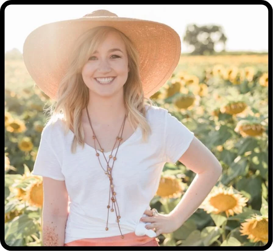 Client-testimonial-headshot-Mardell—Photo-Kurly-Creative-custom-branding-squarespace-website-designer – 4.jpg