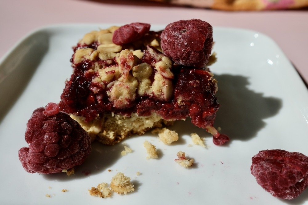 close up of lemon raspberry oat bar
