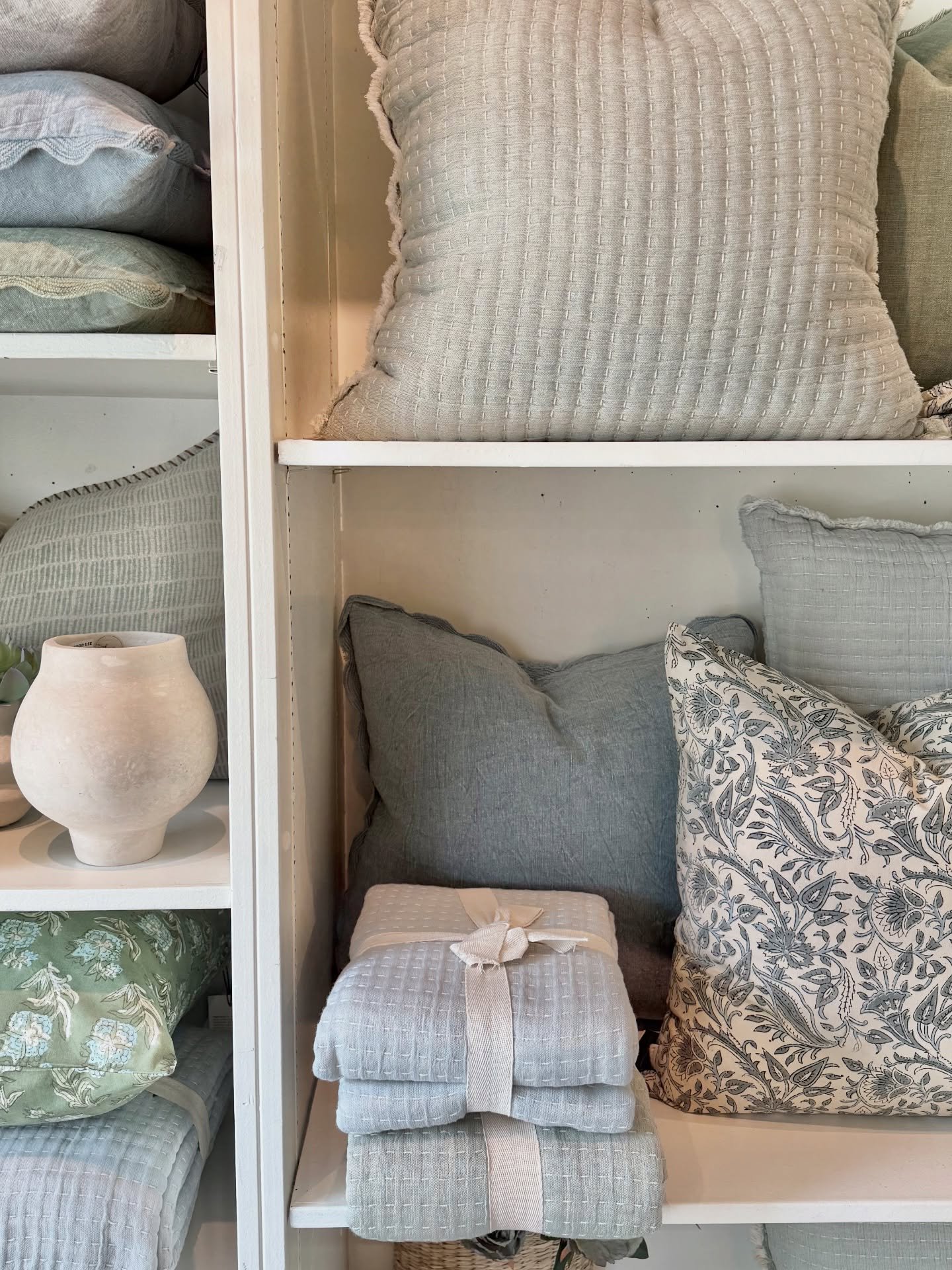 Soft blues, muted greens, and layers that just work. Calm, collected, and easy to live with 🩵 #whistlerhomes #springstyling #layeredliving