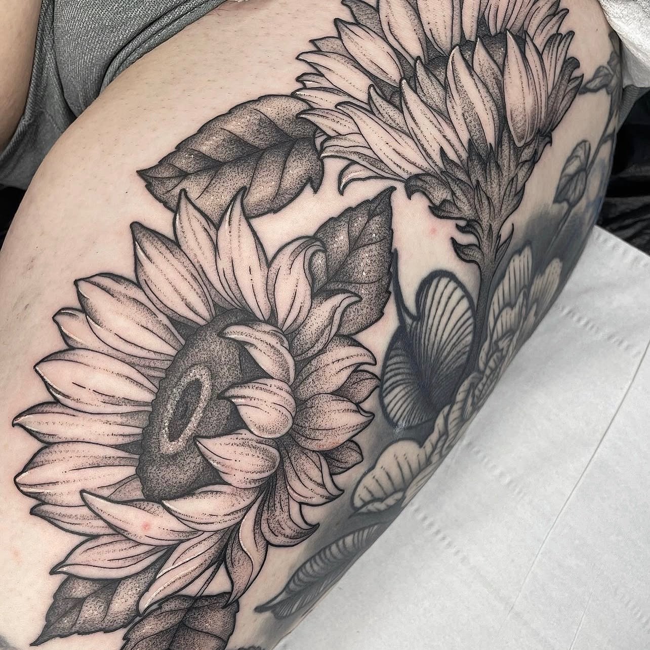 Chris Quigley - Lab Monkey Tattoo - Stiring
