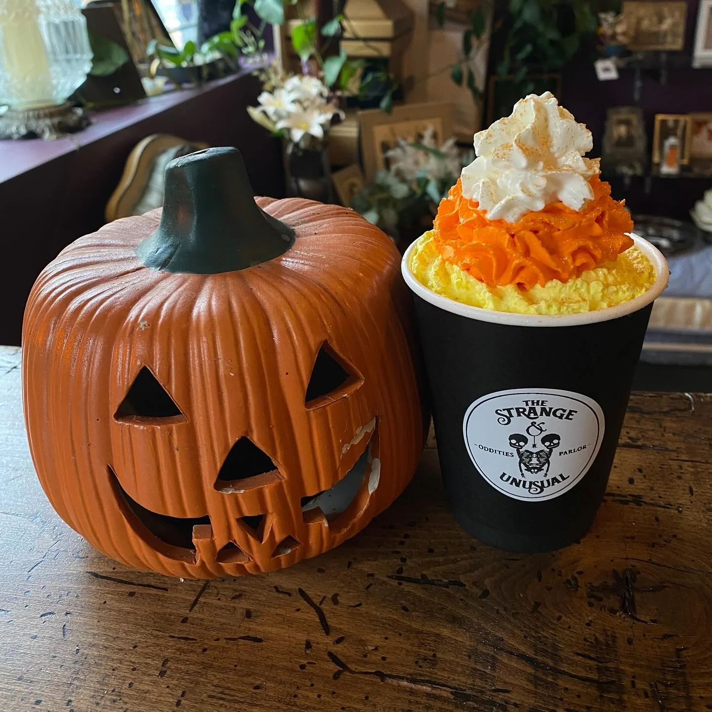 Today &amp; Tomorrow Only 🍭🌽 Come get a Candy Corn Latte ☕️ Candy Corn flavored with some fun whip &amp; glitter ✨  Open until 6pm! 
.
.
.
.
#halloween #strange #unusual #thestrangeandunusual #oddities #candycorn #halloweendrinks #coffee #latte #ha