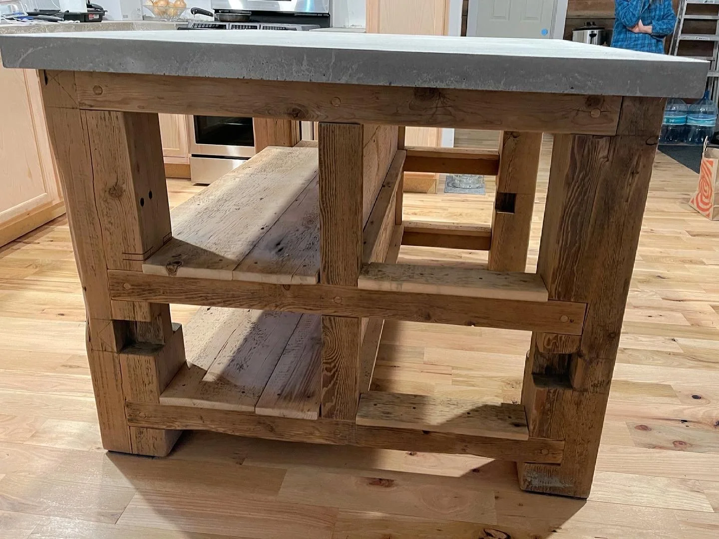 Joinery detail - mortise and tenon horizontal beams with half-lap cross-joint