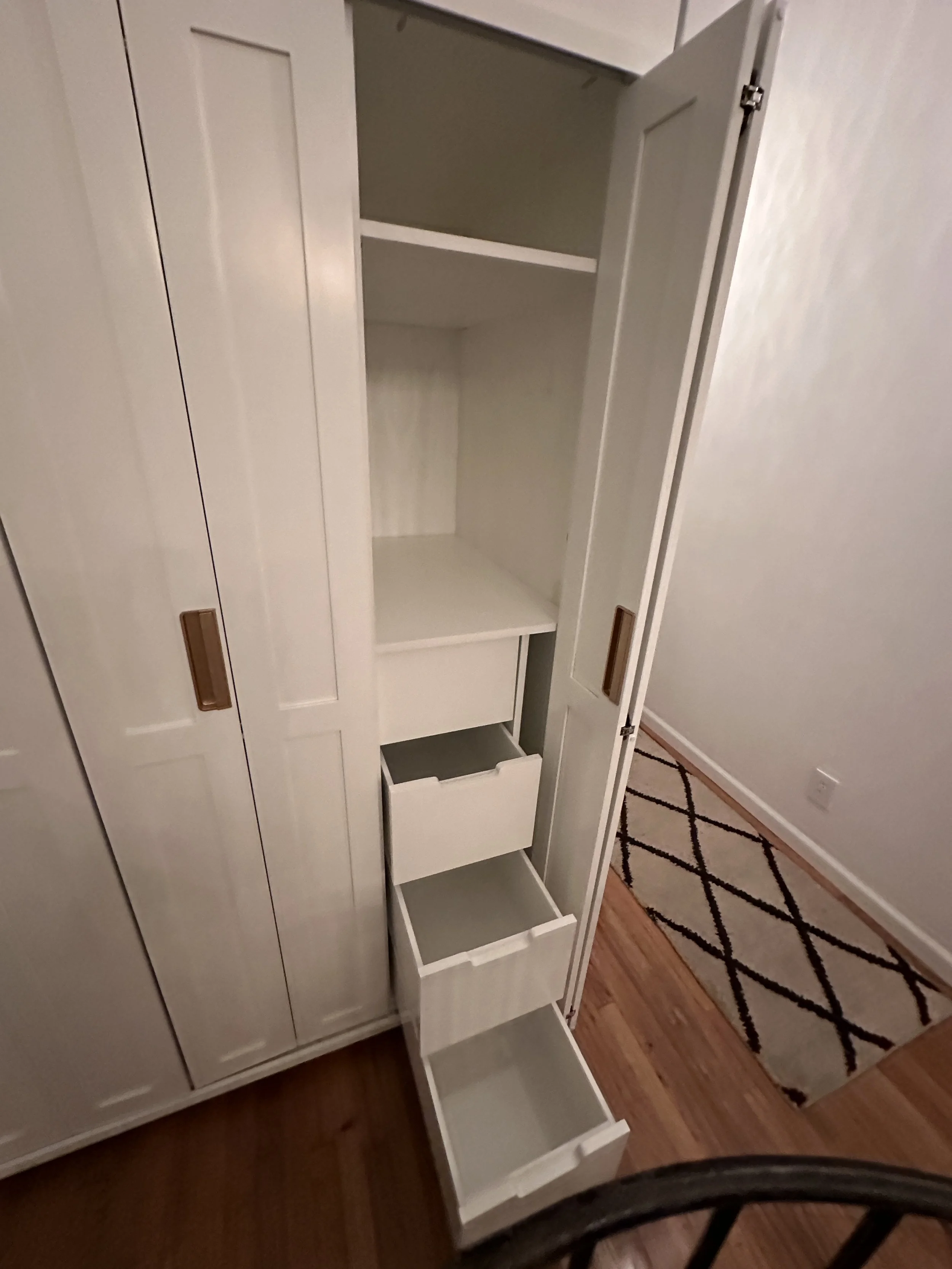 Soft-close drawer slides