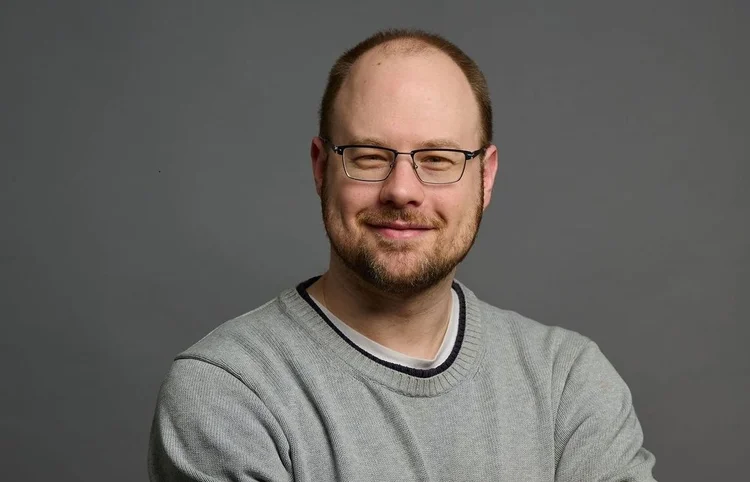 Chris Edwards, LCSW, therapist at At Peace Therapy in Chicago