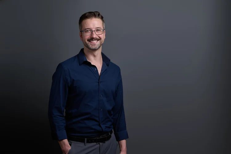 Rob Litavec, LPC, therapist at At Peace Therapy in Chicago