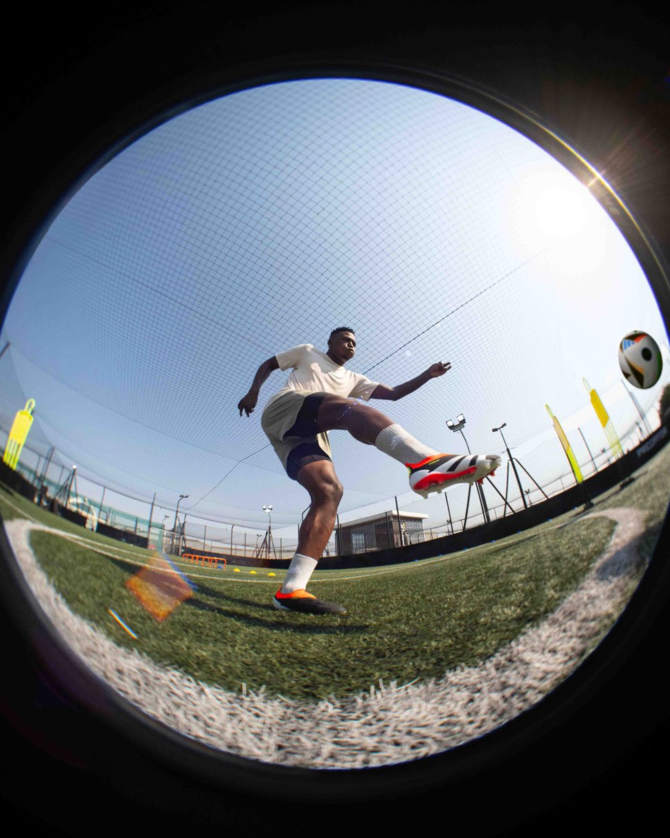 AdidasPredetor_Shot_01_597-Edit_1.jpg