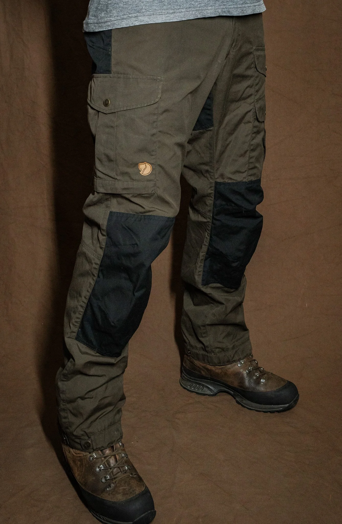 Fjällräven Vidda Pro Trousers Mens UK34” EU50 Long Dark Olive / Black UK