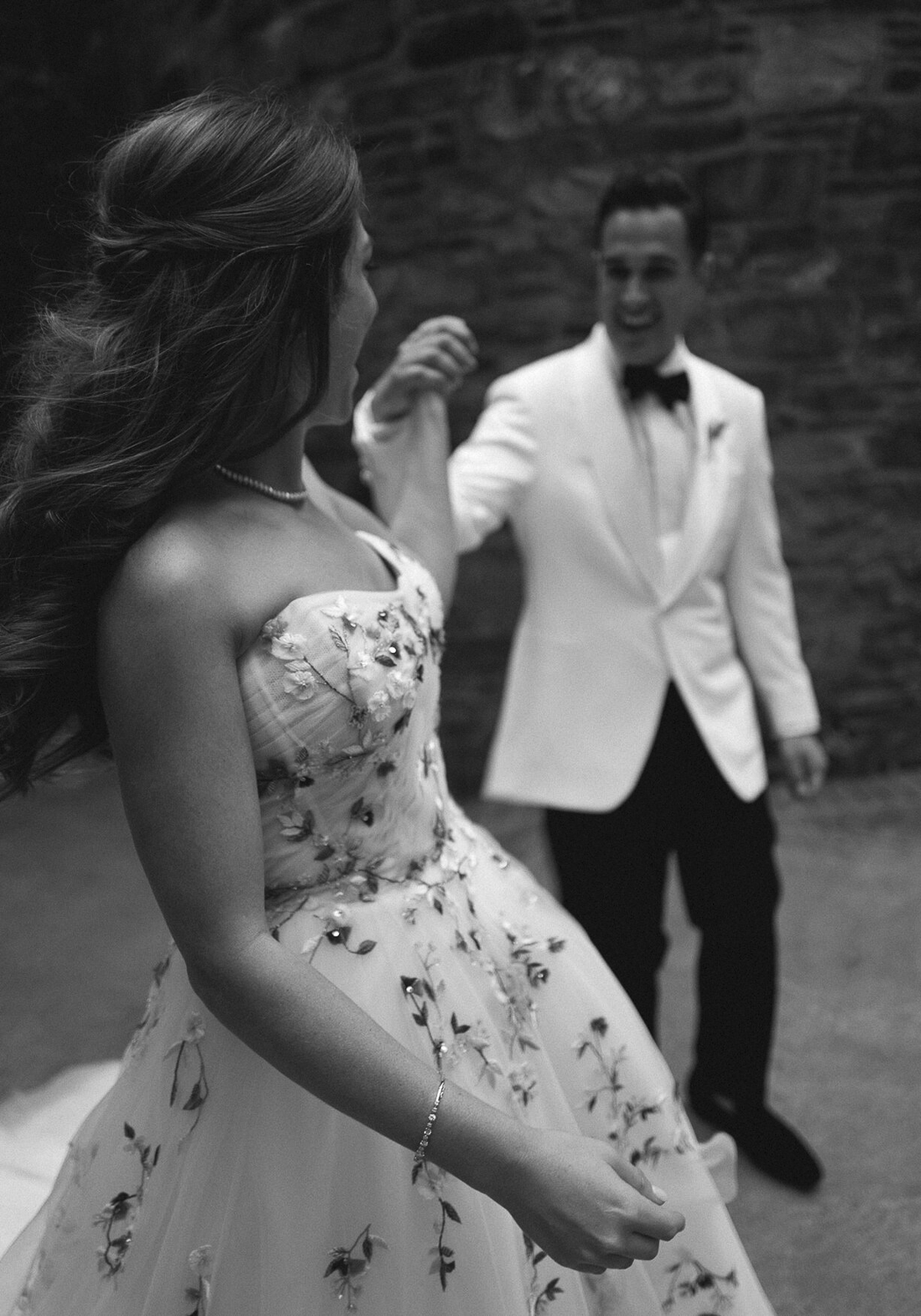 blue_hill_stone_barn_wedding_photographer_0070.PNG