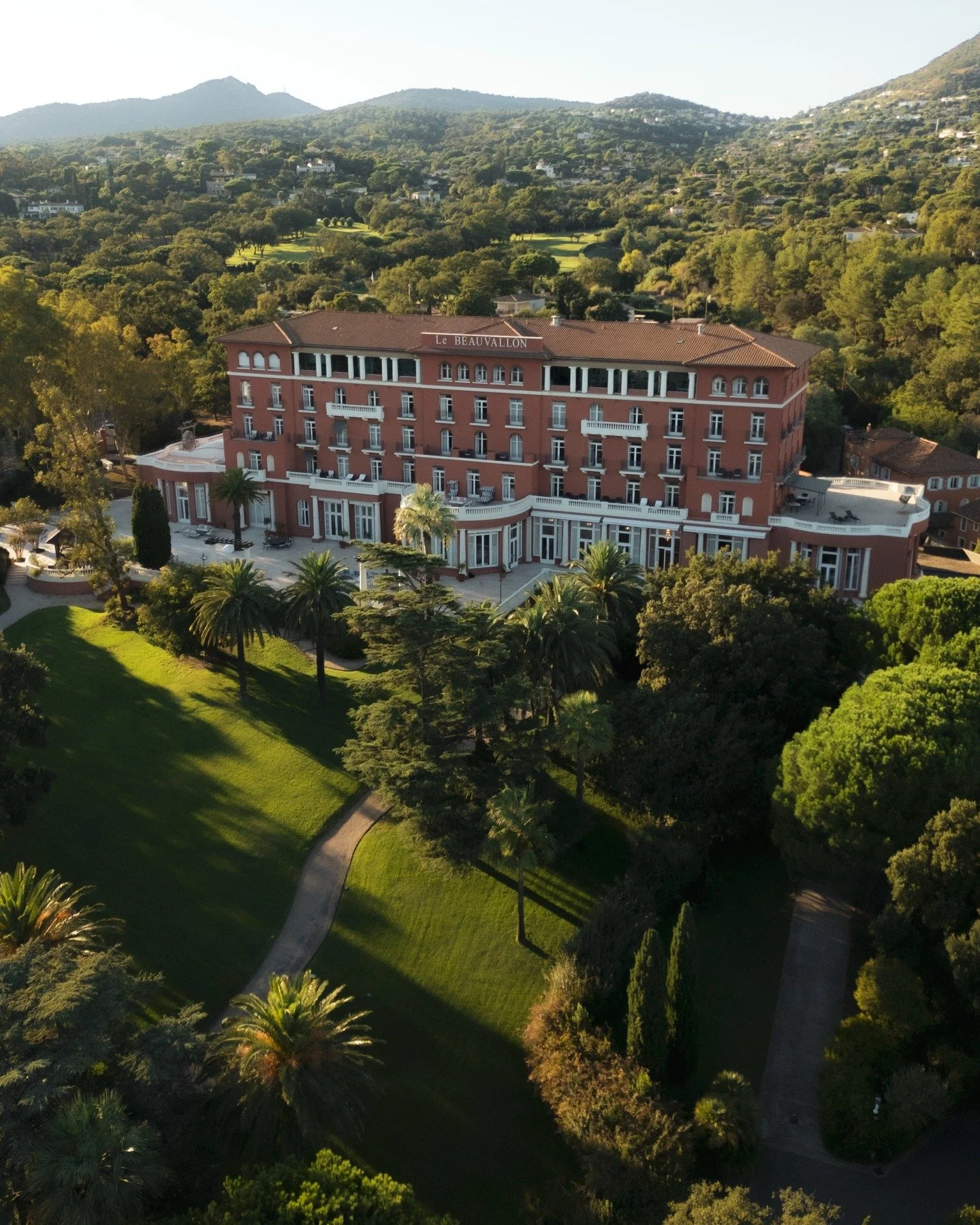 An epic birthday celebration took place in Saint Tropez!

Capture @andreassellinidis 
Planning @sumptuous_events_ 
Venue @comolebeauvallon 
Entertainment @davido 

#destinationeventplanner #destinationeventphotographer #andreassellinidis #partyphotog