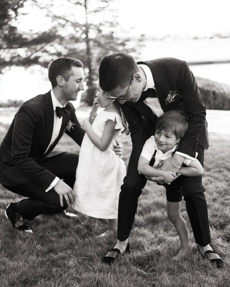 Just laughter, tenderness, and the kind of joy that wraps around you and never lets go.

Capture @andreassellinidis
Planning @sofiacrokosevents
Floral @putmanflowers
Menu @redblissdesigne
Venue @parrishartmuseum
Entertaining @elanartists
#weddingphot