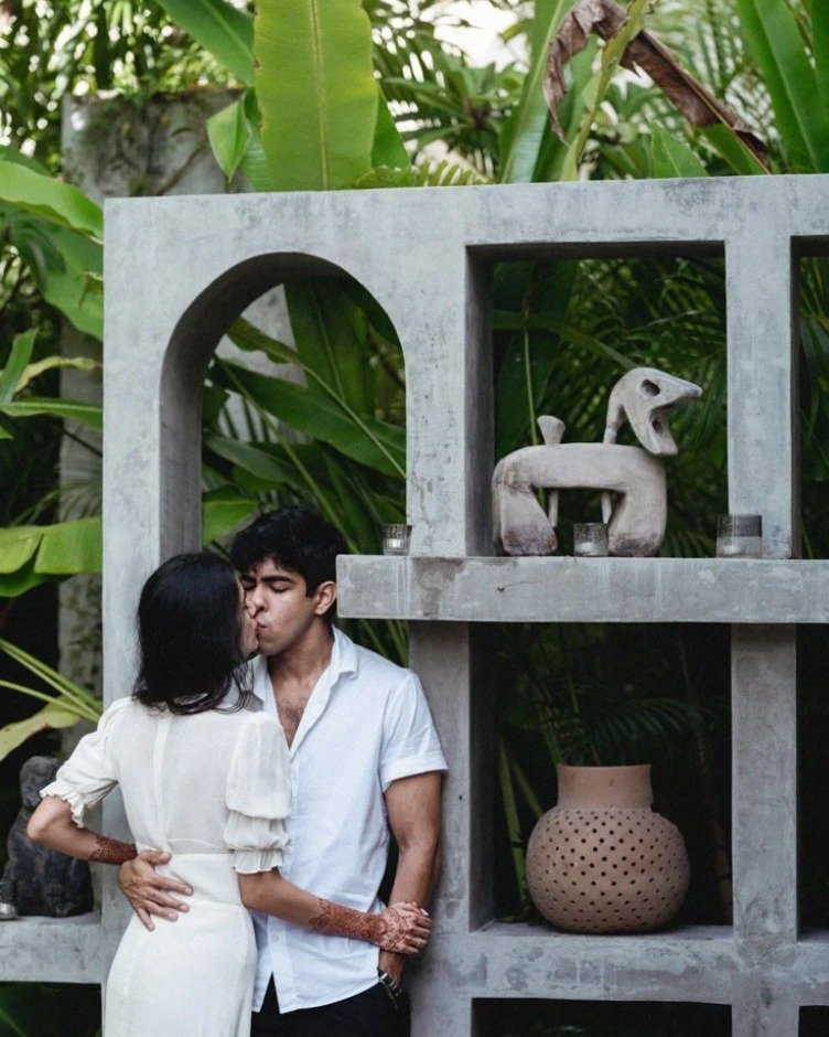 Sunlight.
Palms.
Two people and a story are about to begin.
The calm before a destination wedding weekend.

Capture: @andreassellinidis
Design Planning @sjsevents
Venue @rwmayakoba
Stylist @styledbypuja
Makeup @zoeelizabethmakeup

#destinationwedding