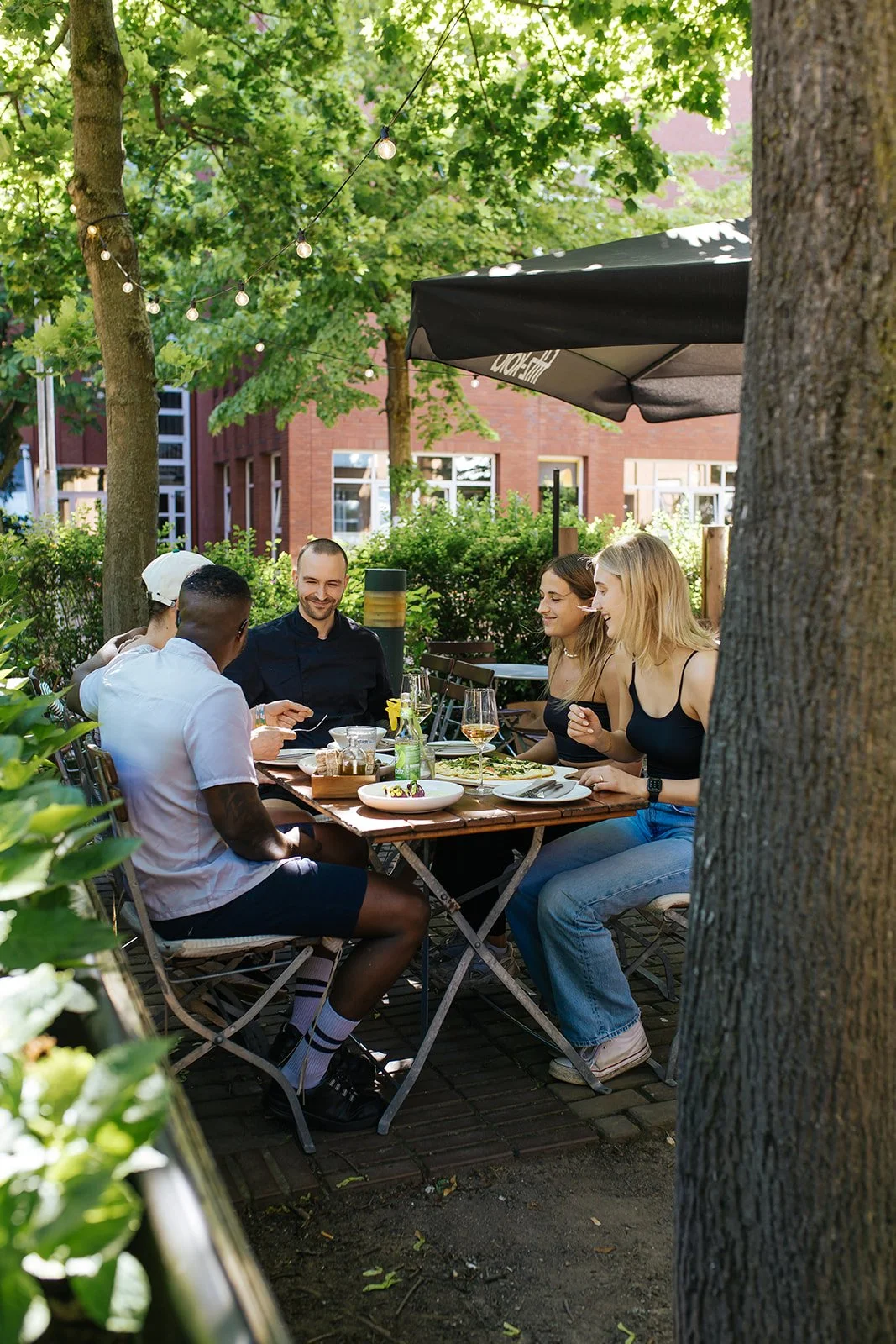 Hans & Franz | Restaurant und Kegelbahn in Köln Ehrenfeld