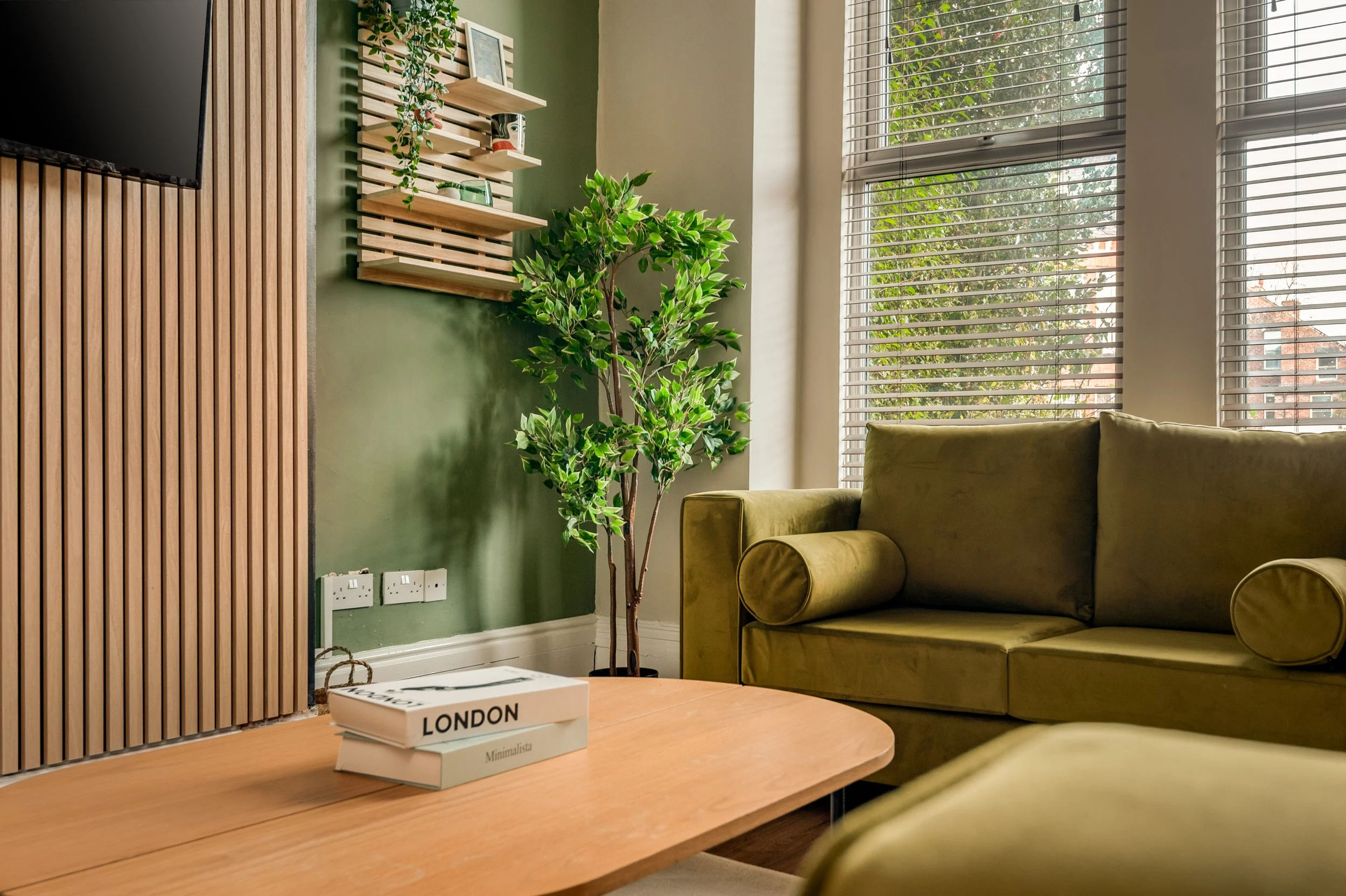 Hartington Road 102 [Living Room]-8.jpg