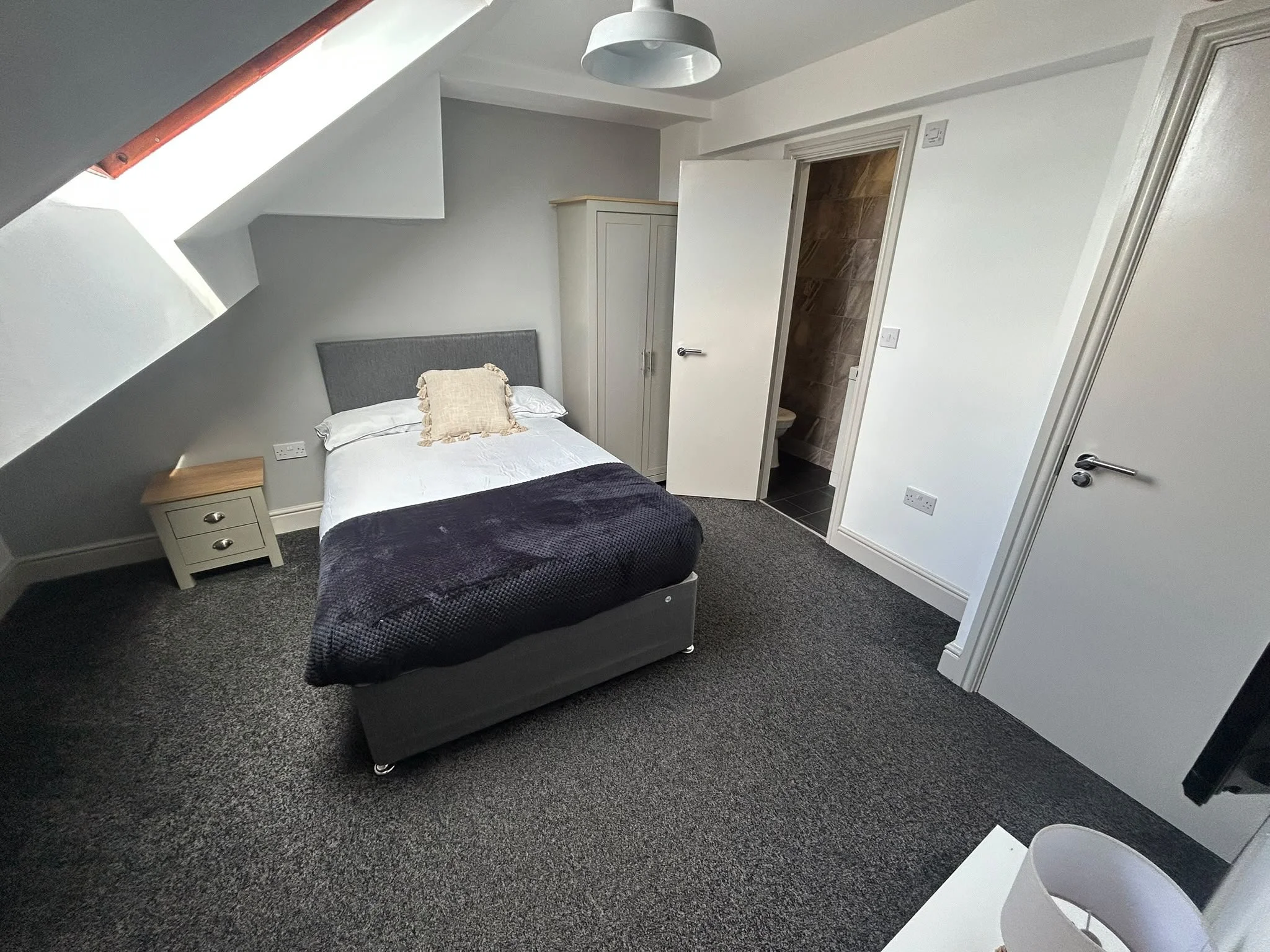Bedroom 5.jpeg